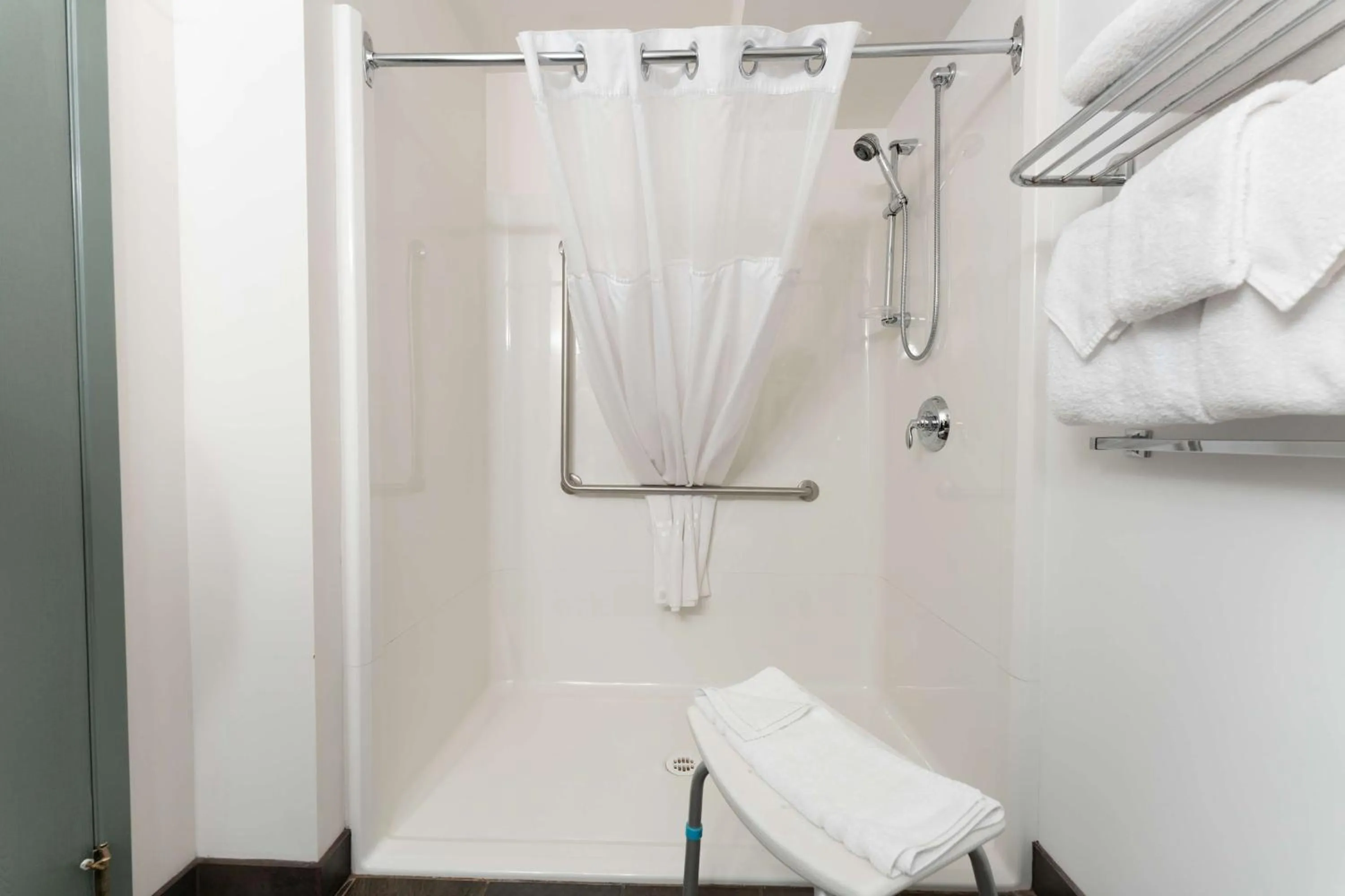 Bathroom in Prestige Hudson Bay Lodge & Conference Centre, WorldHotels Crafted Collection