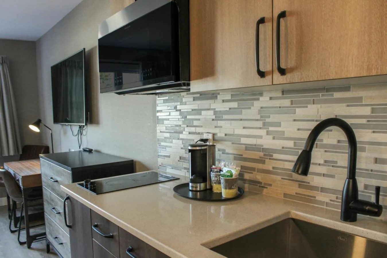 Queen Room with Mountain View and Kitchenette - Non-Smoking in Prestige Hudson Bay Lodge & Conference Centre, WorldHotels Crafted Collection