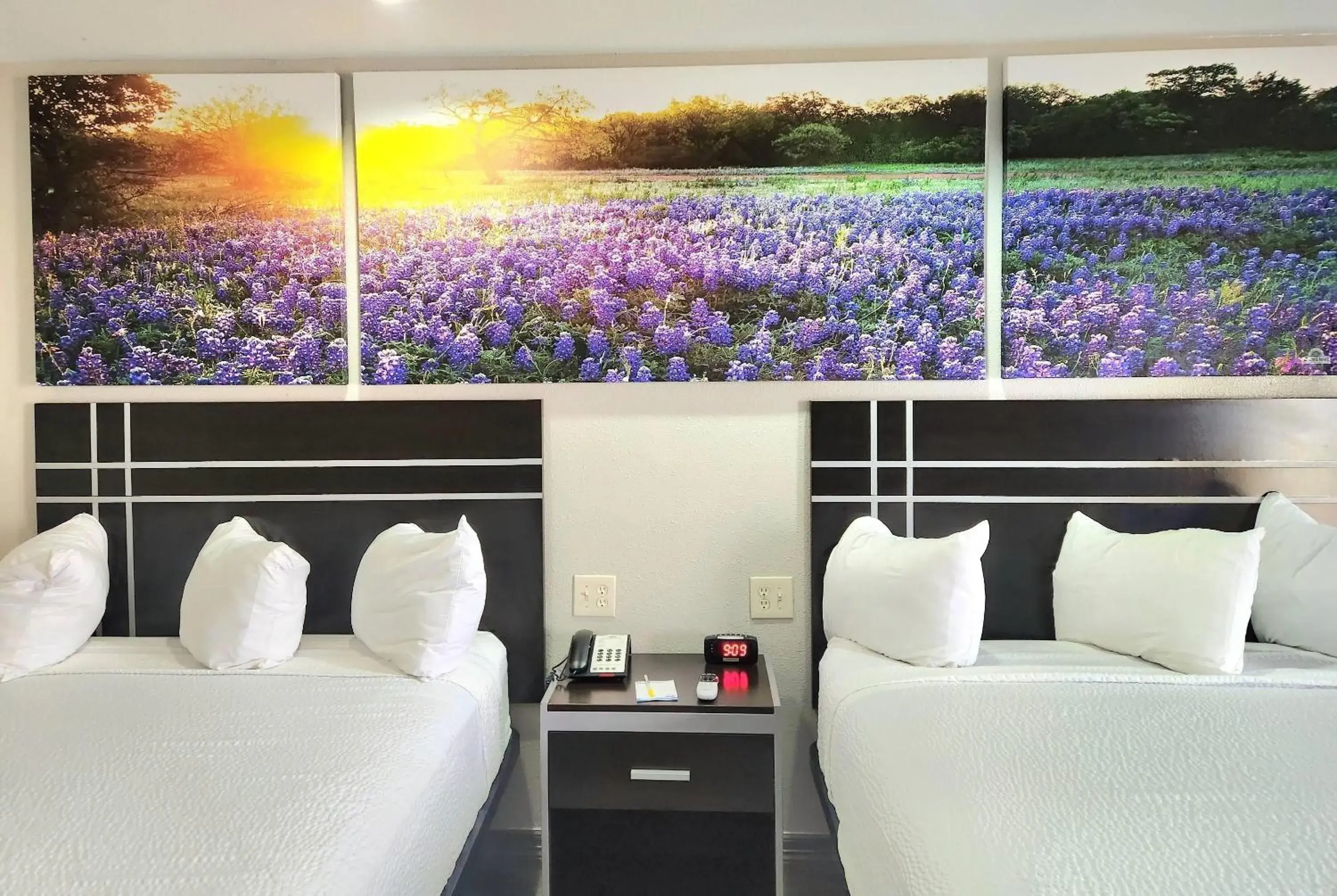 Queen Room with Two Queen Beds - Smoking in Days Inn by Wyndham Baytown TX Queen Room with Two Queen Beds - Smoking in Days Inn by Wyndham Baytown TX