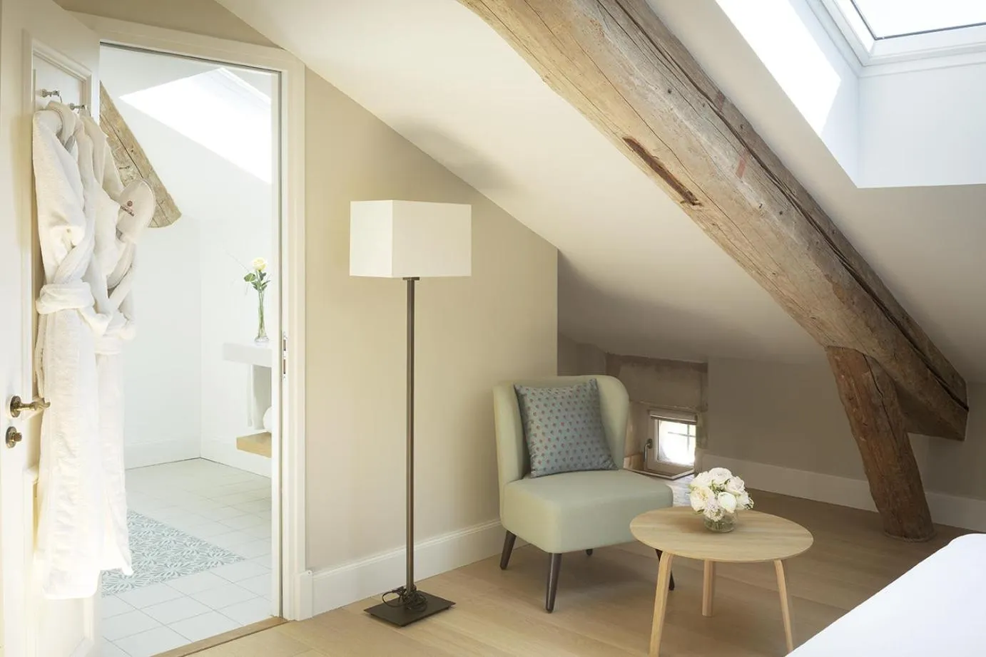 Bathroom, Bed in Château de Montcaud