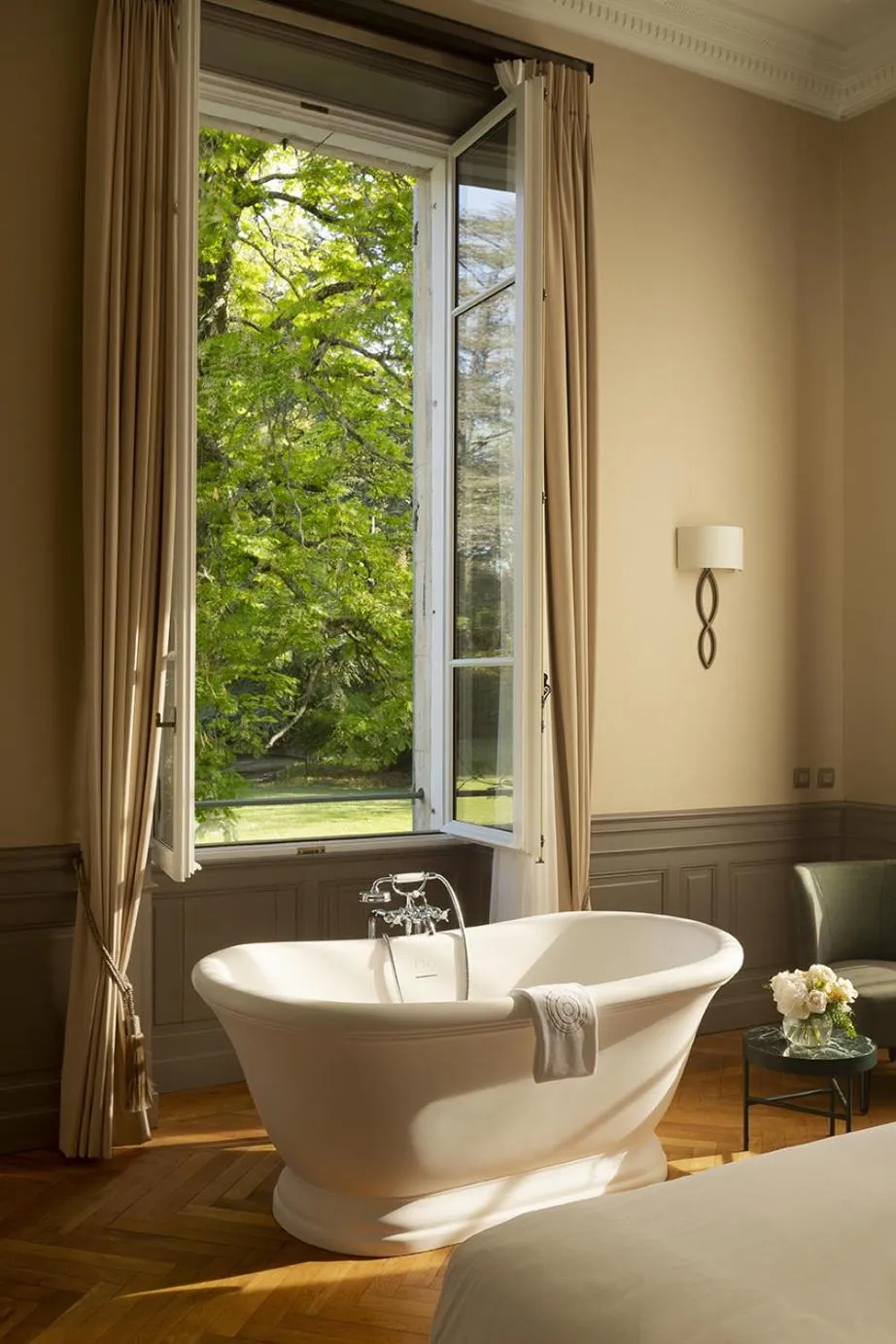 Garden view, Bed in Château de Montcaud