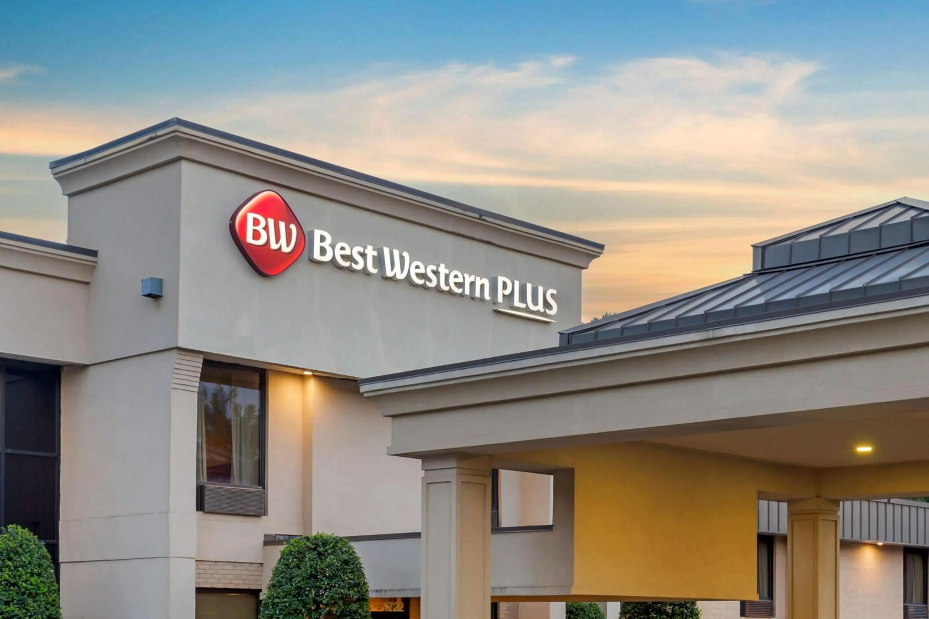 Property building in Best Western Plus Cary - NC State