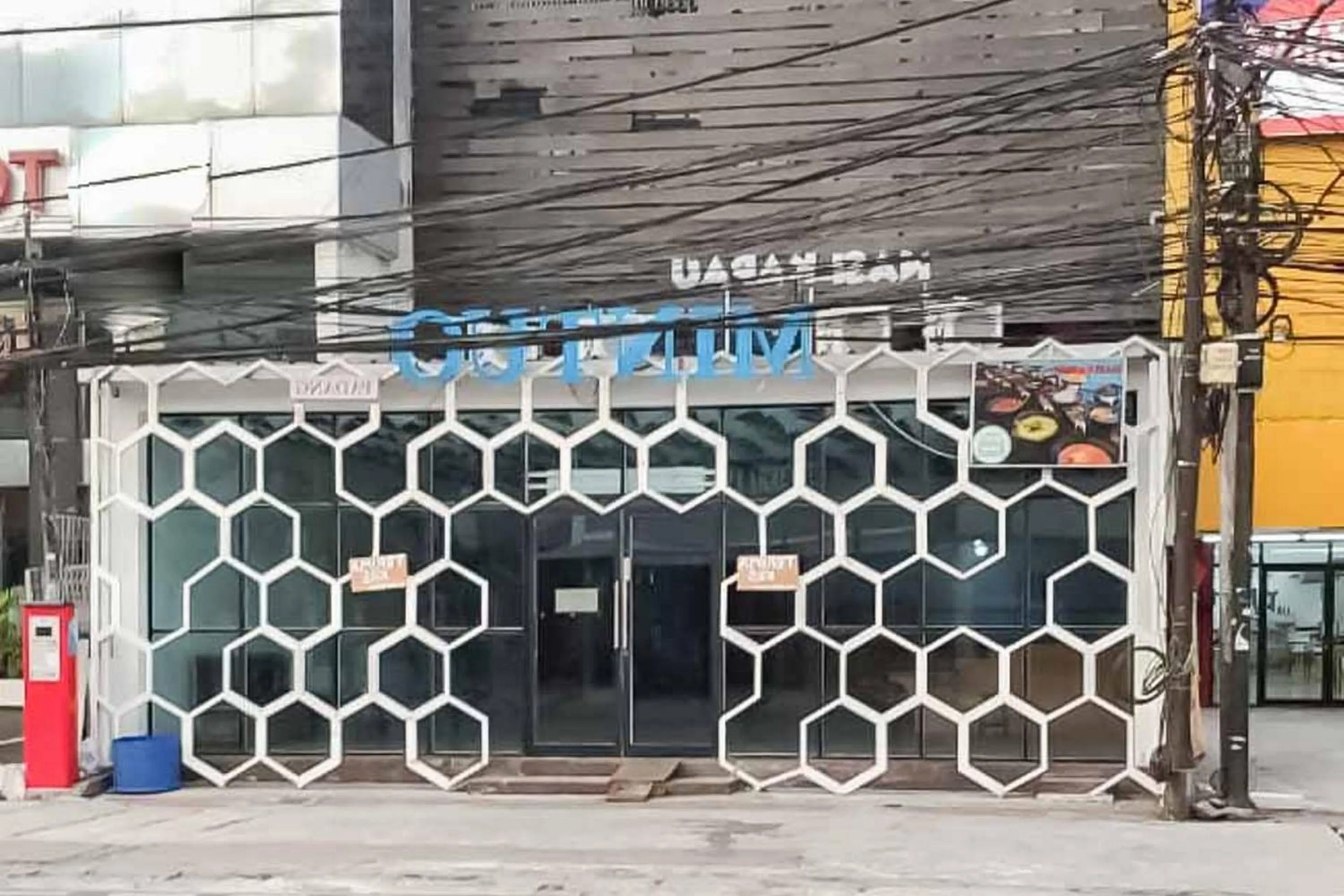 Facade/entrance in Rumahku Hayam Wuruk Mitra RedDoorz