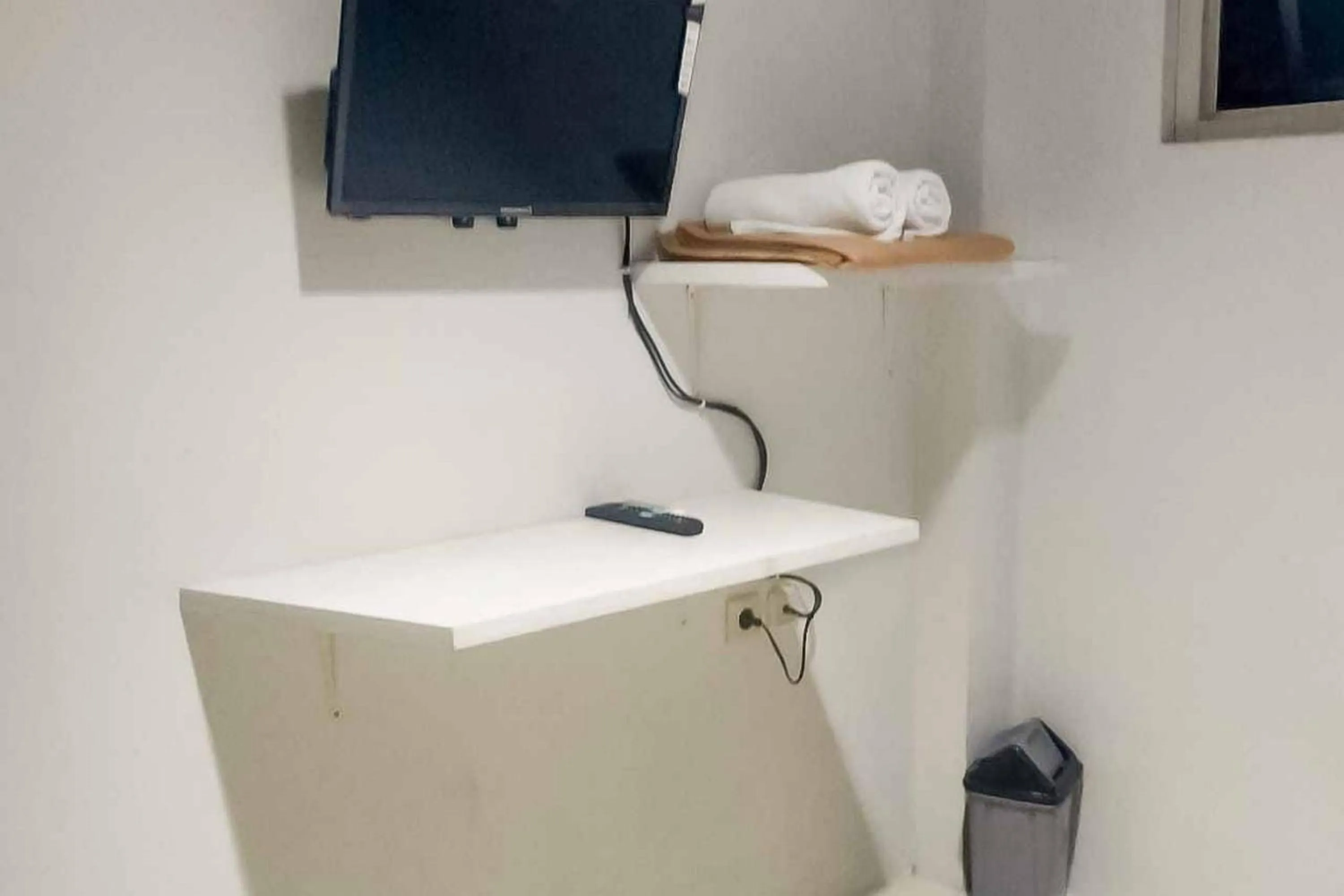 TV and multimedia in Rumahku Hayam Wuruk Mitra RedDoorz