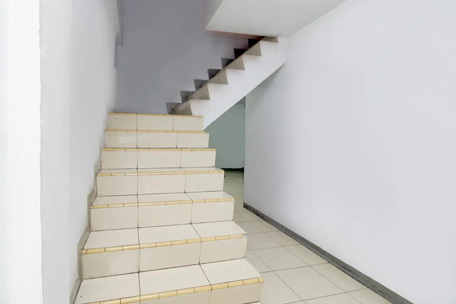 Facade/entrance in Rumahku Hayam Wuruk Mitra RedDoorz