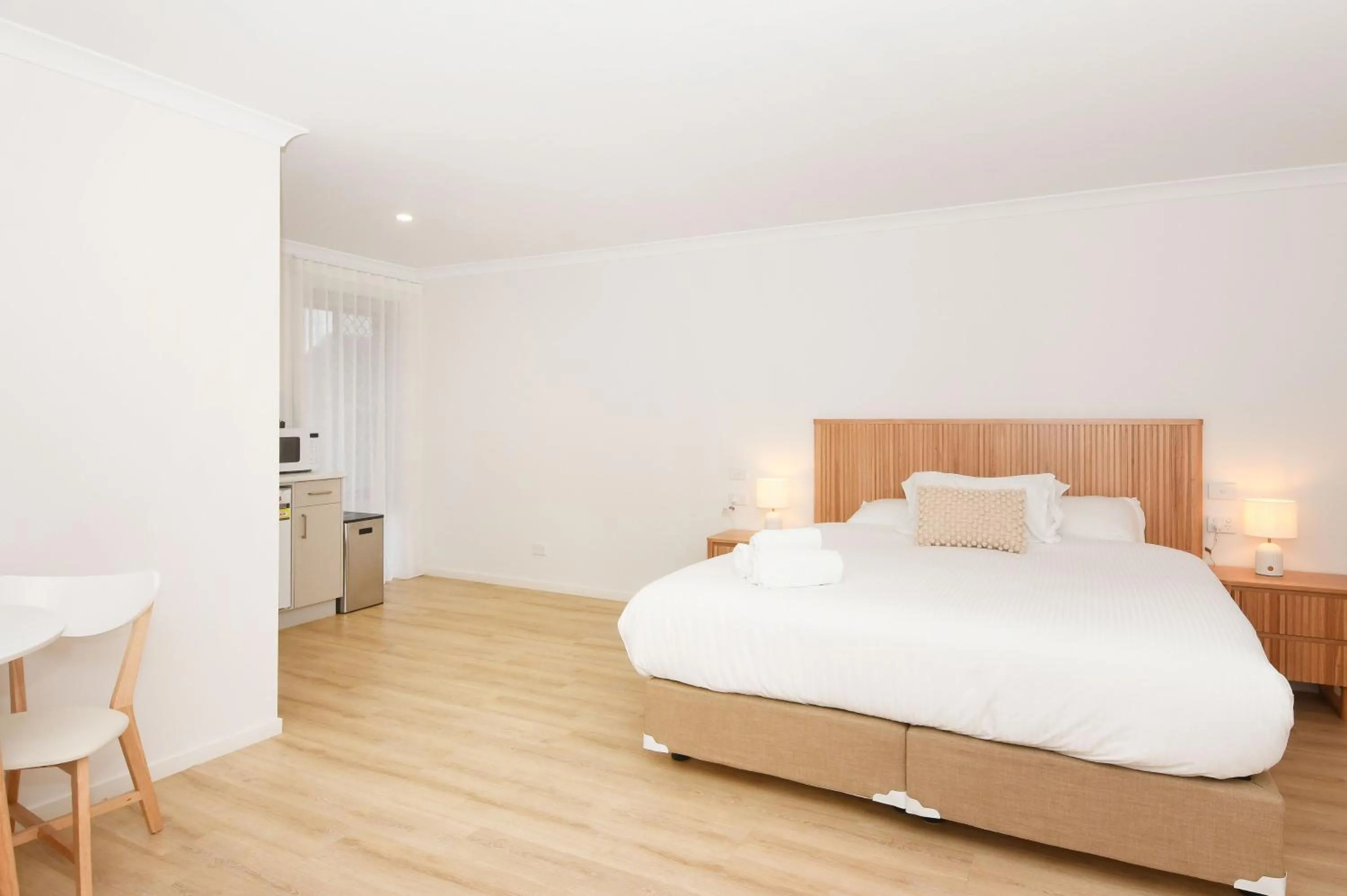 Bed in Greenacres Motel