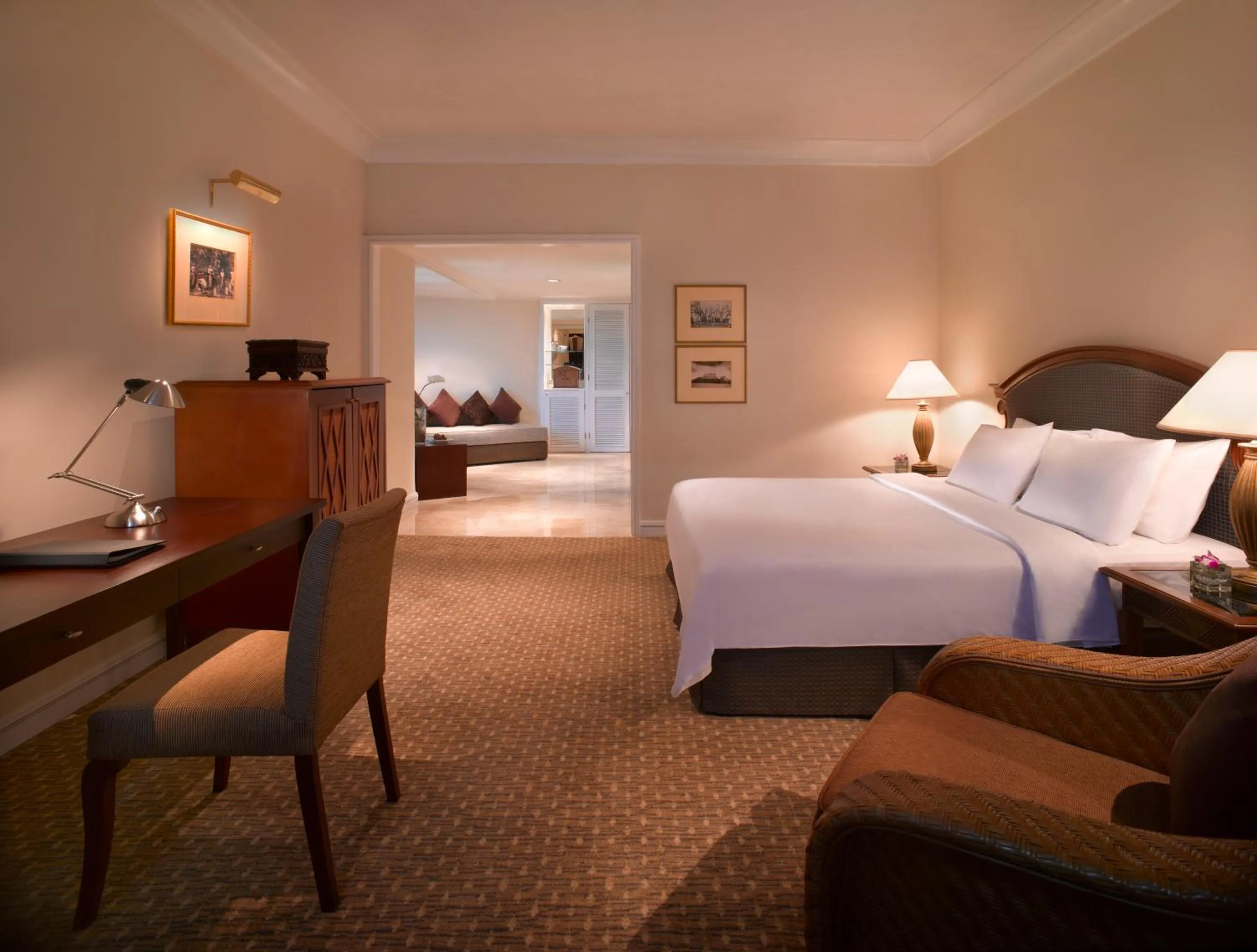 Photo of the whole room, Bed in Aryaduta Bandung