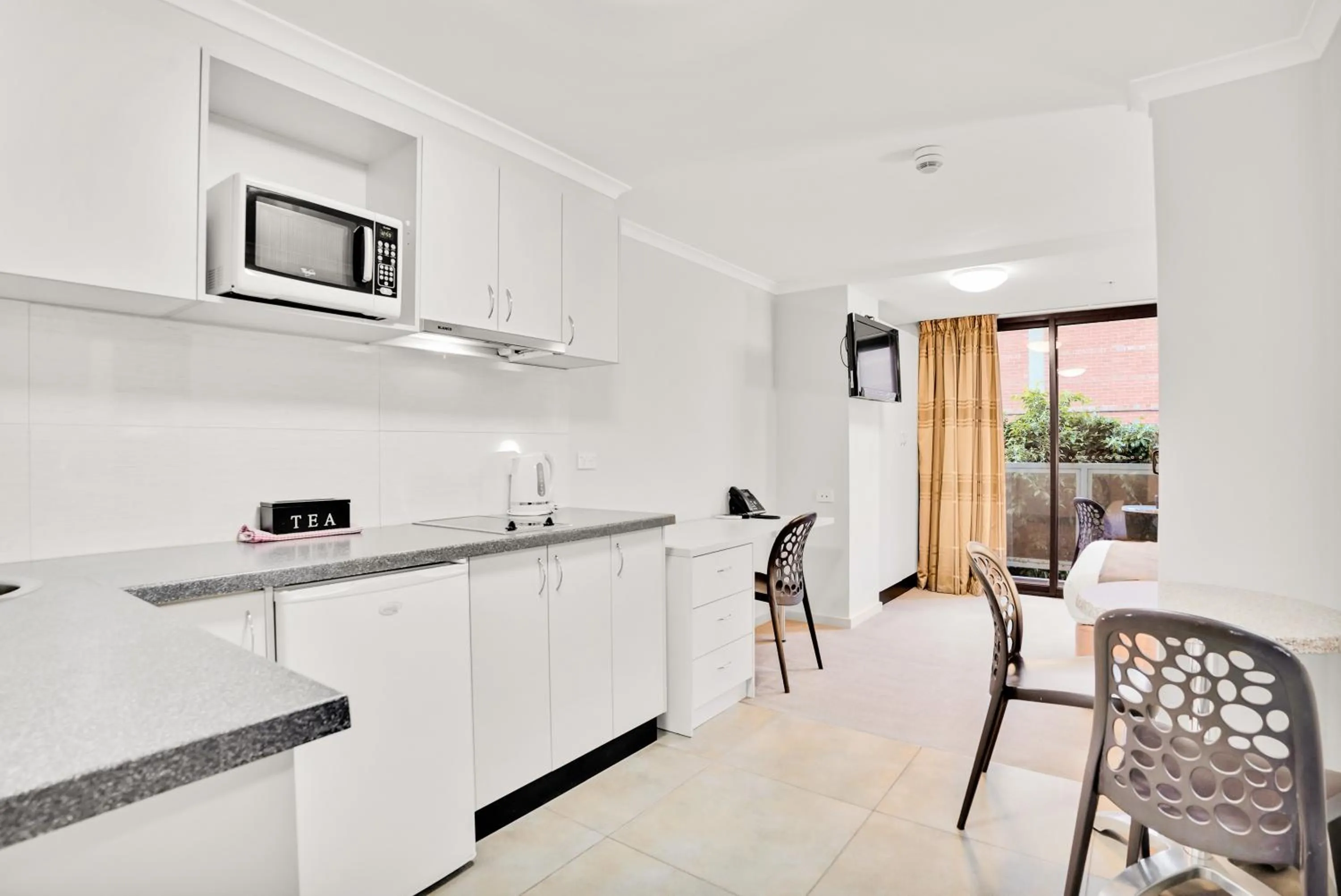 Kitchen or kitchenette in Carlton Lygon Lodge - Close to Melbourne Uni