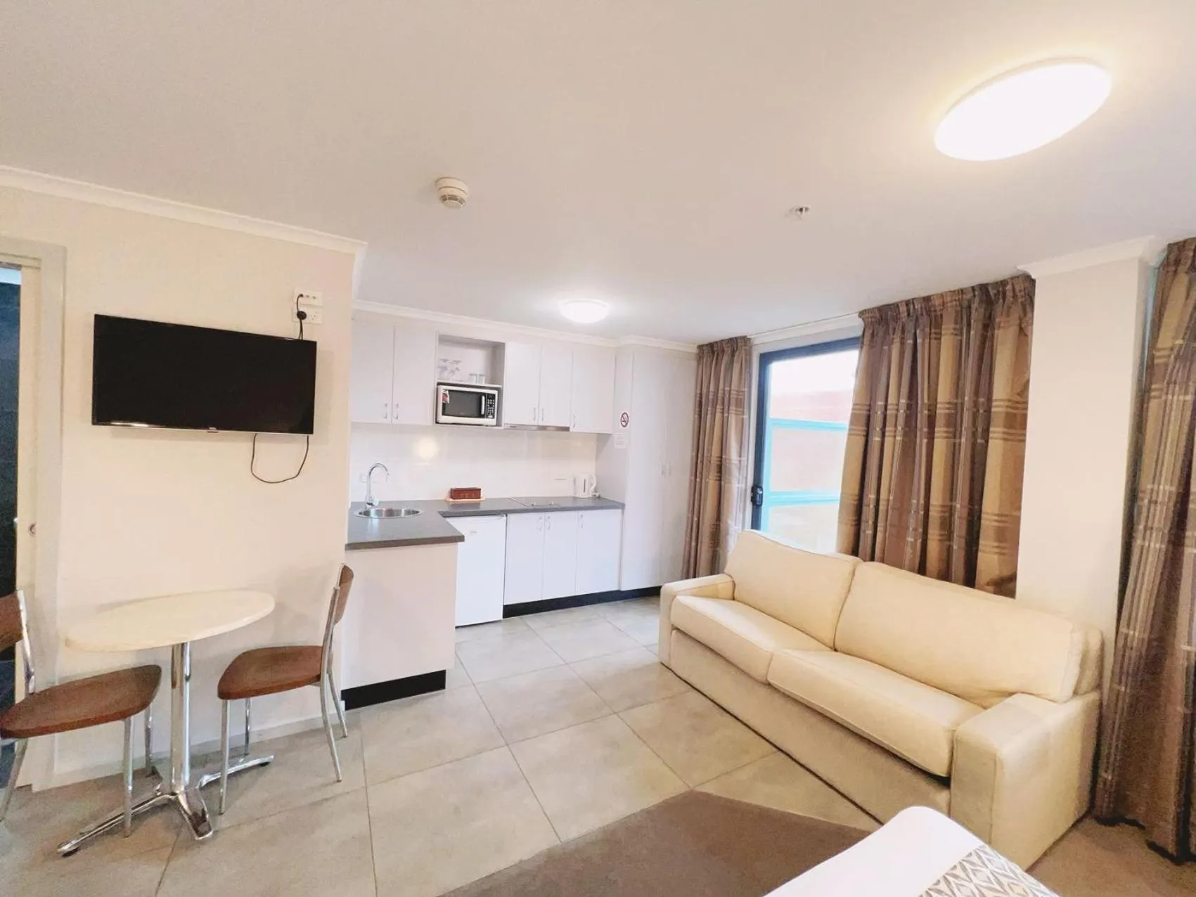 TV and multimedia in Carlton Lygon Lodge - Close to Melbourne Uni