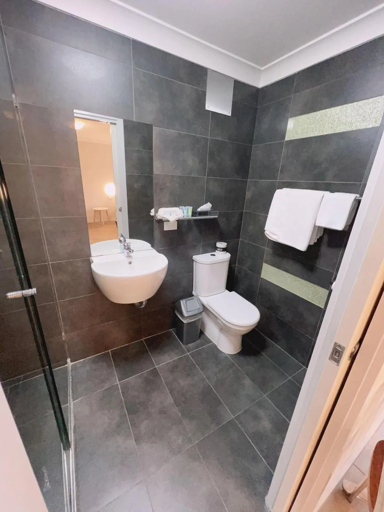 Bathroom in Carlton Lygon Lodge - Close to Melbourne Uni