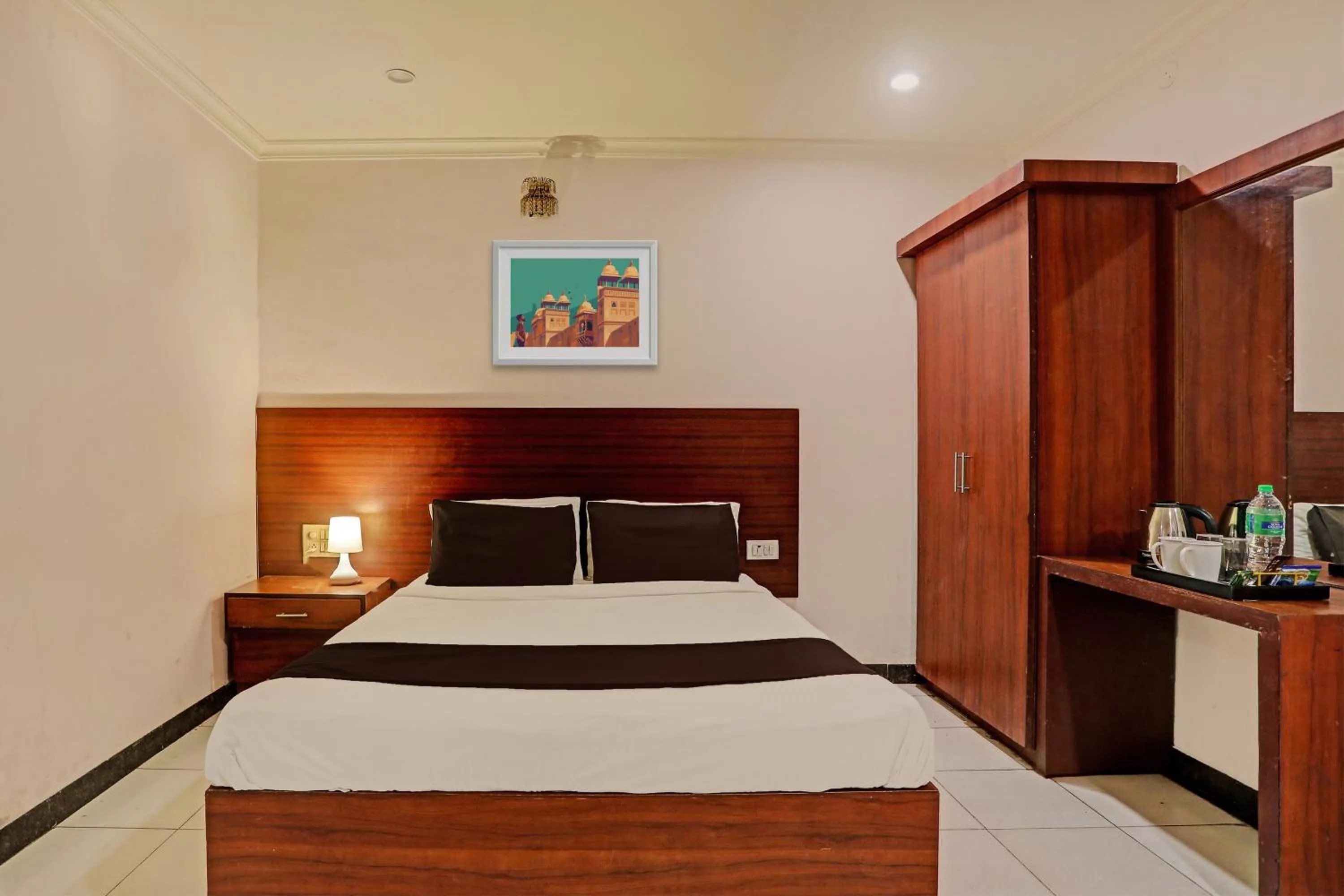Bedroom, Bed in Hotel O Vaishnavi Park