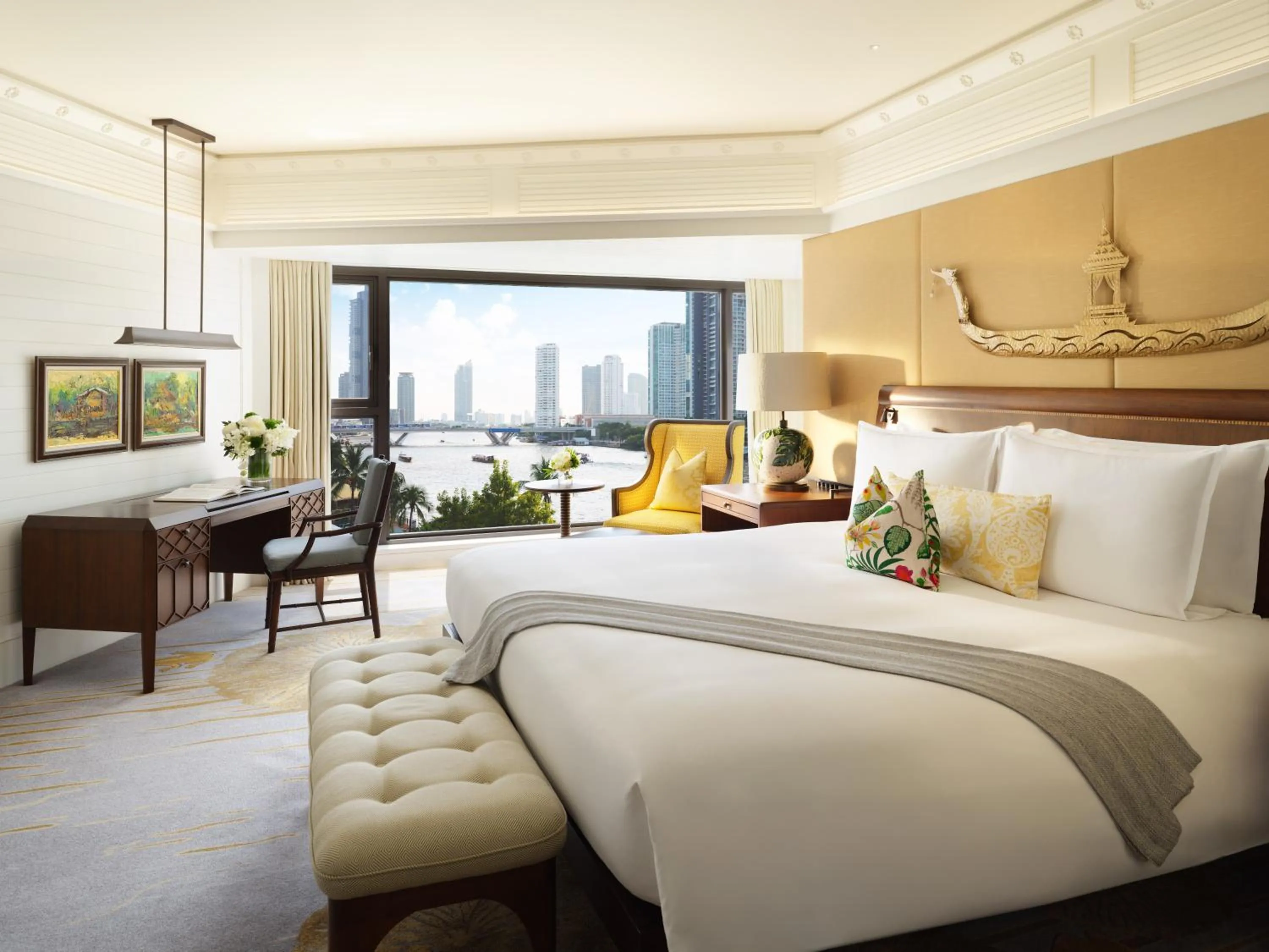 Bedroom, Bed in Mandarin Oriental, Bangkok