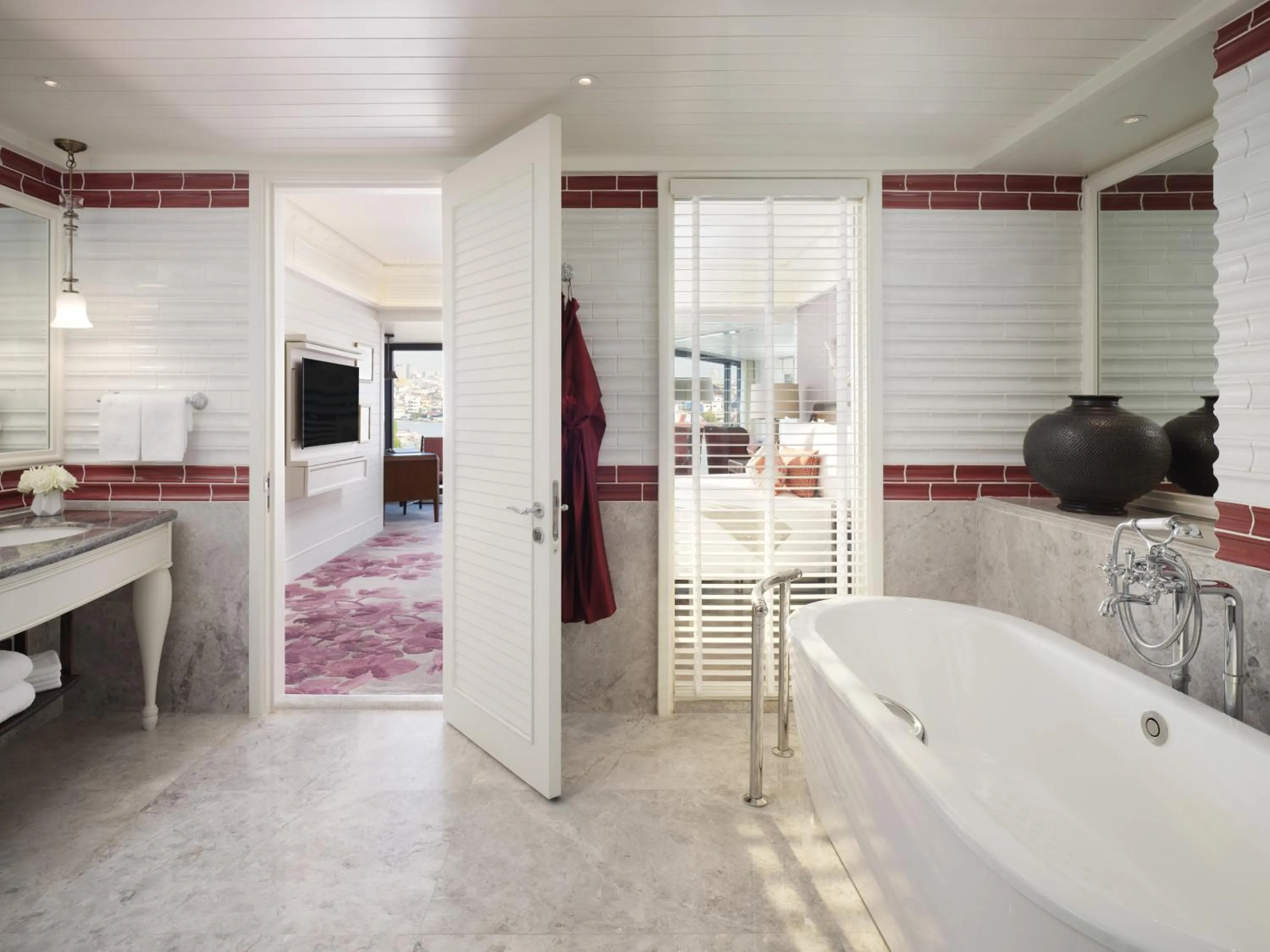 Bathroom in Mandarin Oriental, Bangkok