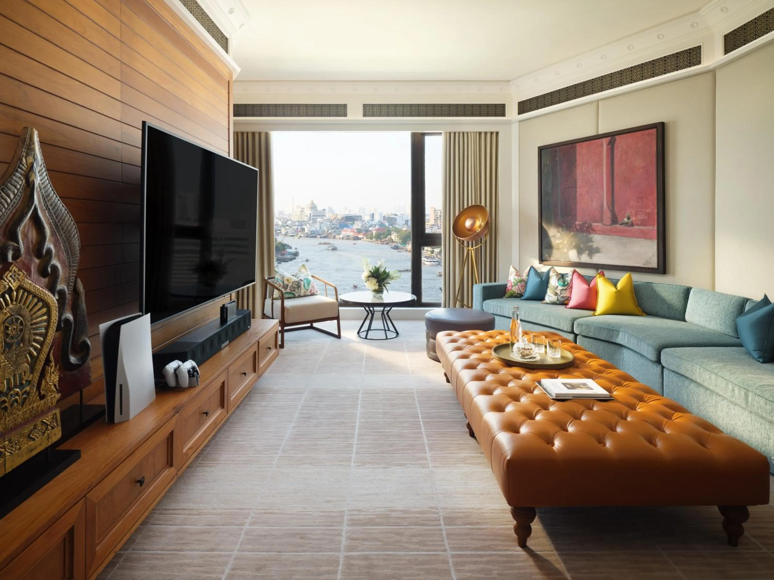 TV and multimedia in Mandarin Oriental, Bangkok