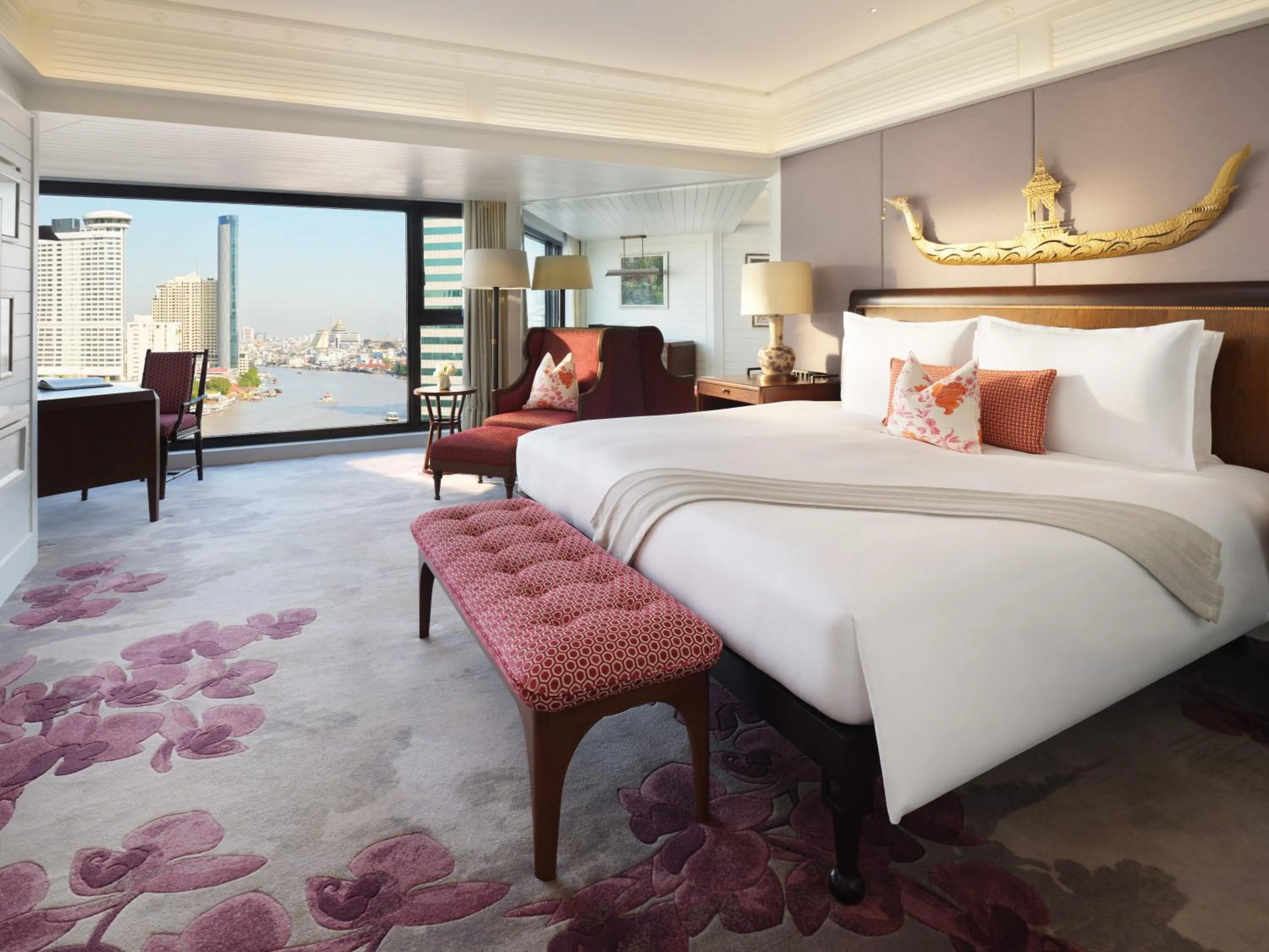 Bedroom, Bed in Mandarin Oriental, Bangkok