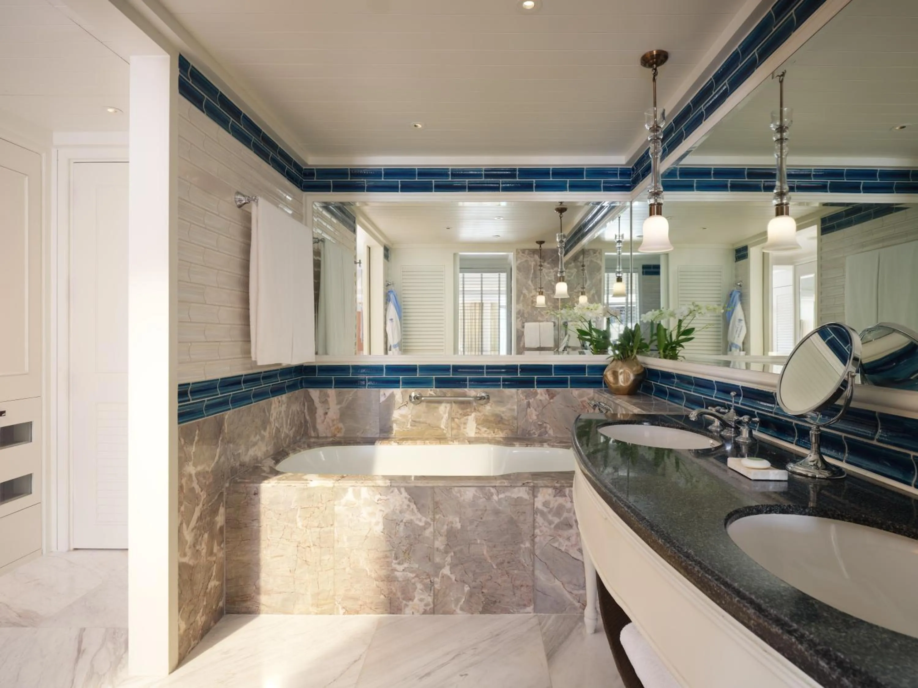 Bathroom in Mandarin Oriental, Bangkok