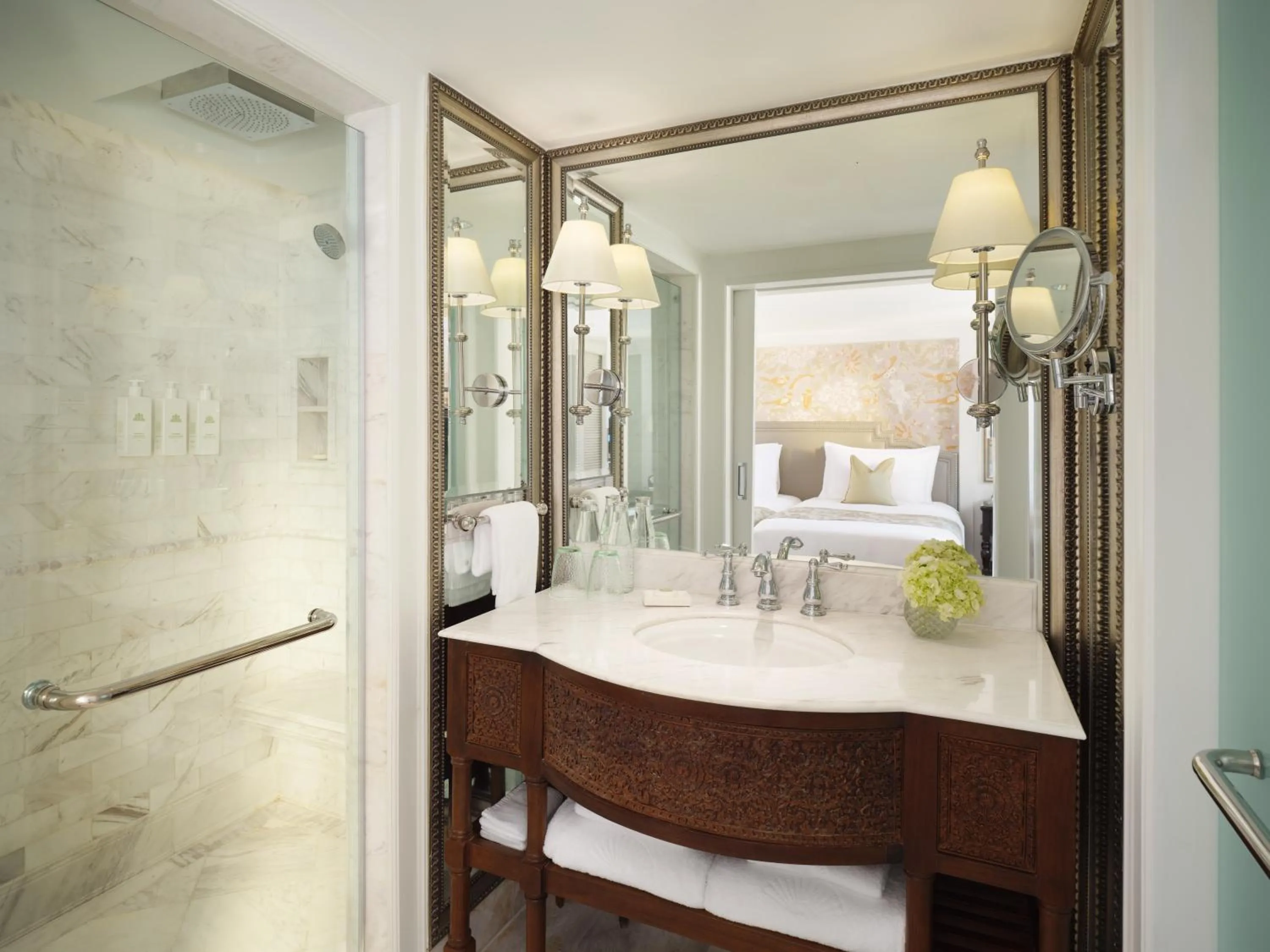 Bedroom, Bed in Mandarin Oriental, Bangkok