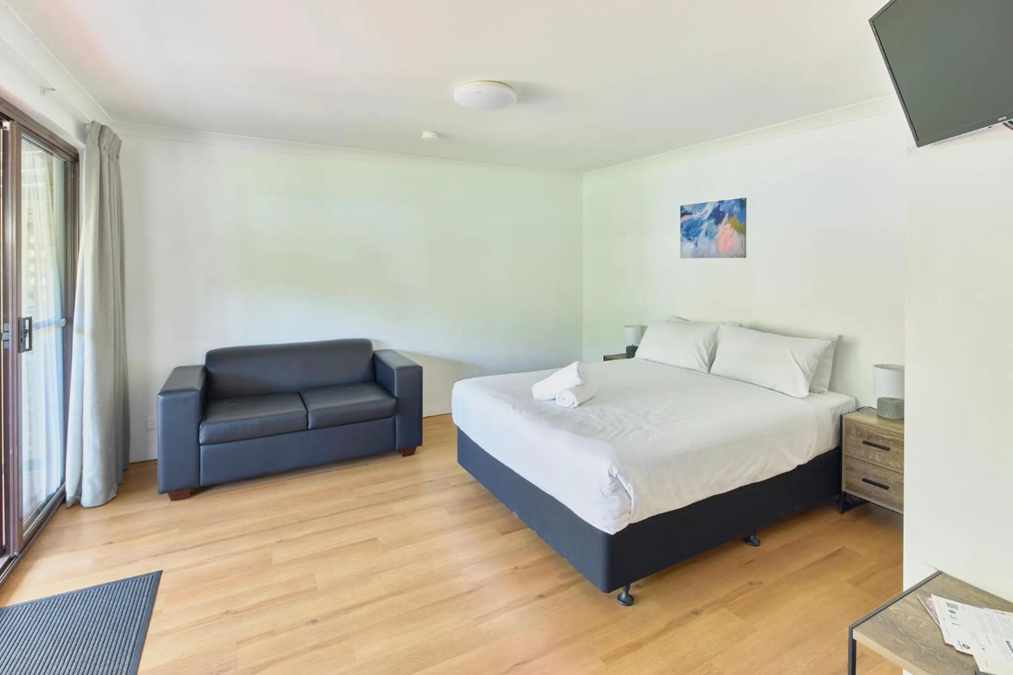 TV and multimedia, Bed in RAC Busselton Holiday Park