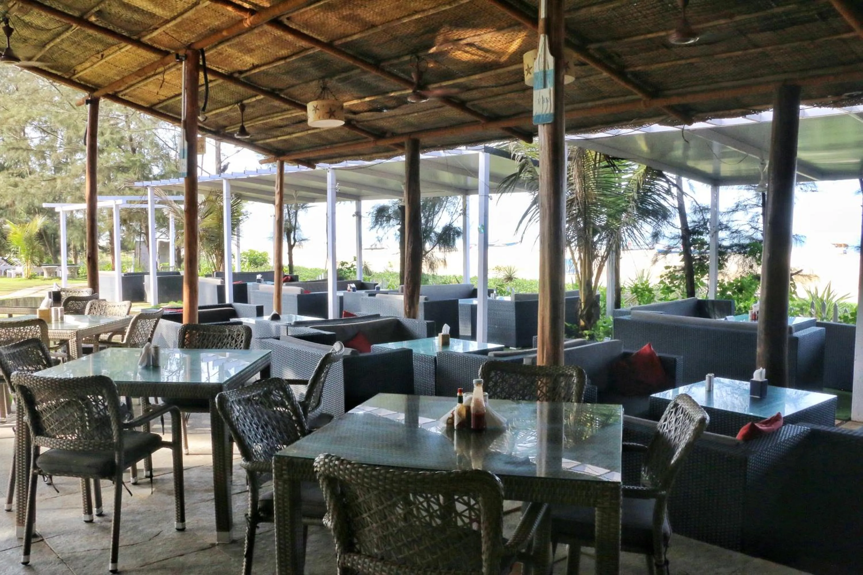 Restaurant/places to eat in Montego Bay Beach Village - Morjim