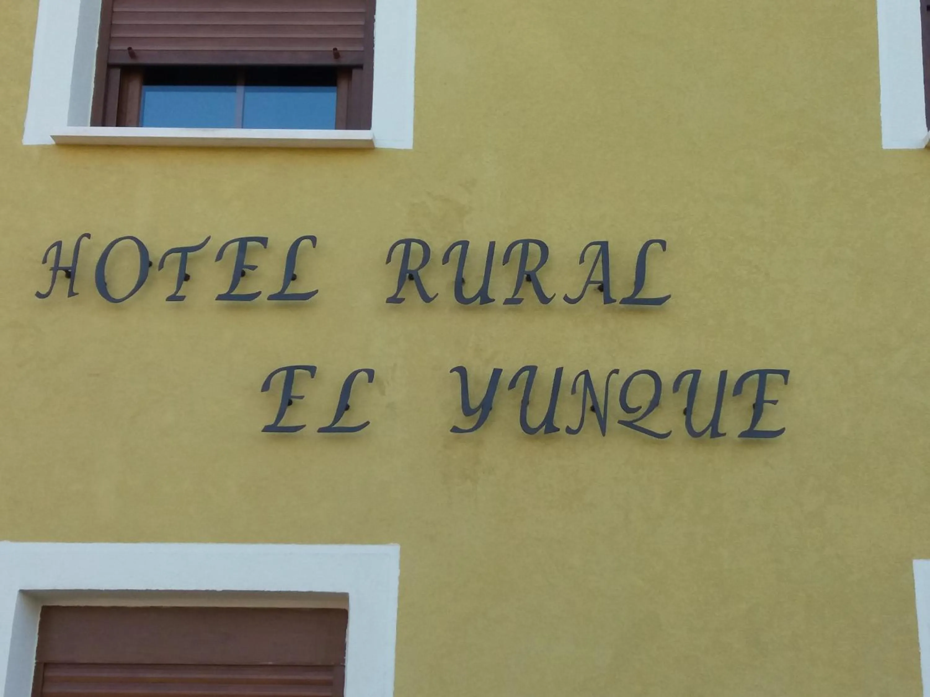 Property logo or sign in Hotel Rural El Yunque