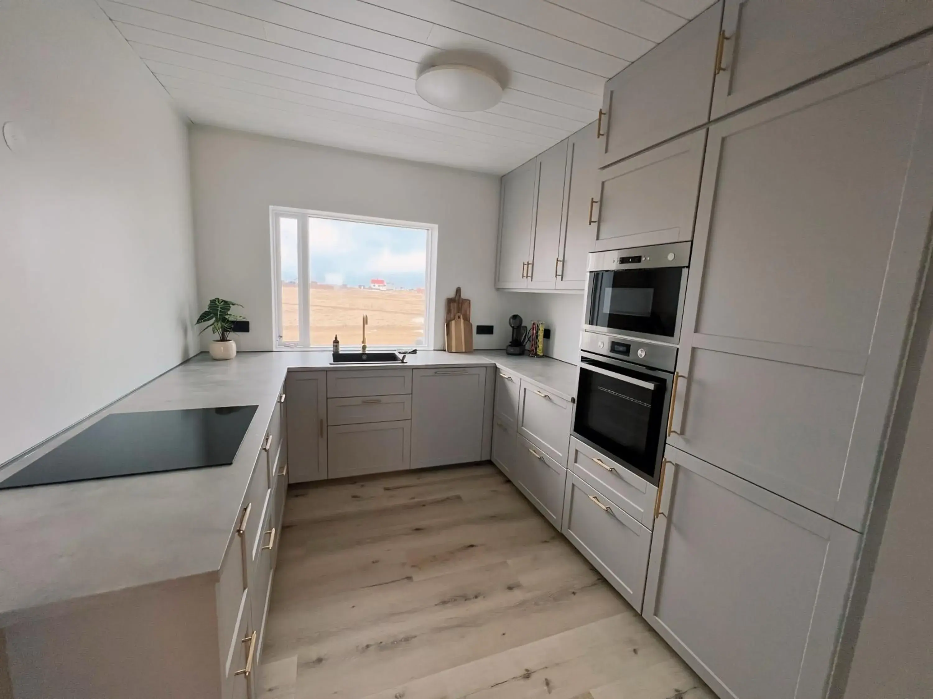 Three-Bedroom Apartment (6 Adults) in Garður Apartments Three-Bedroom Apartment (6 Adults) in Garður Apartments