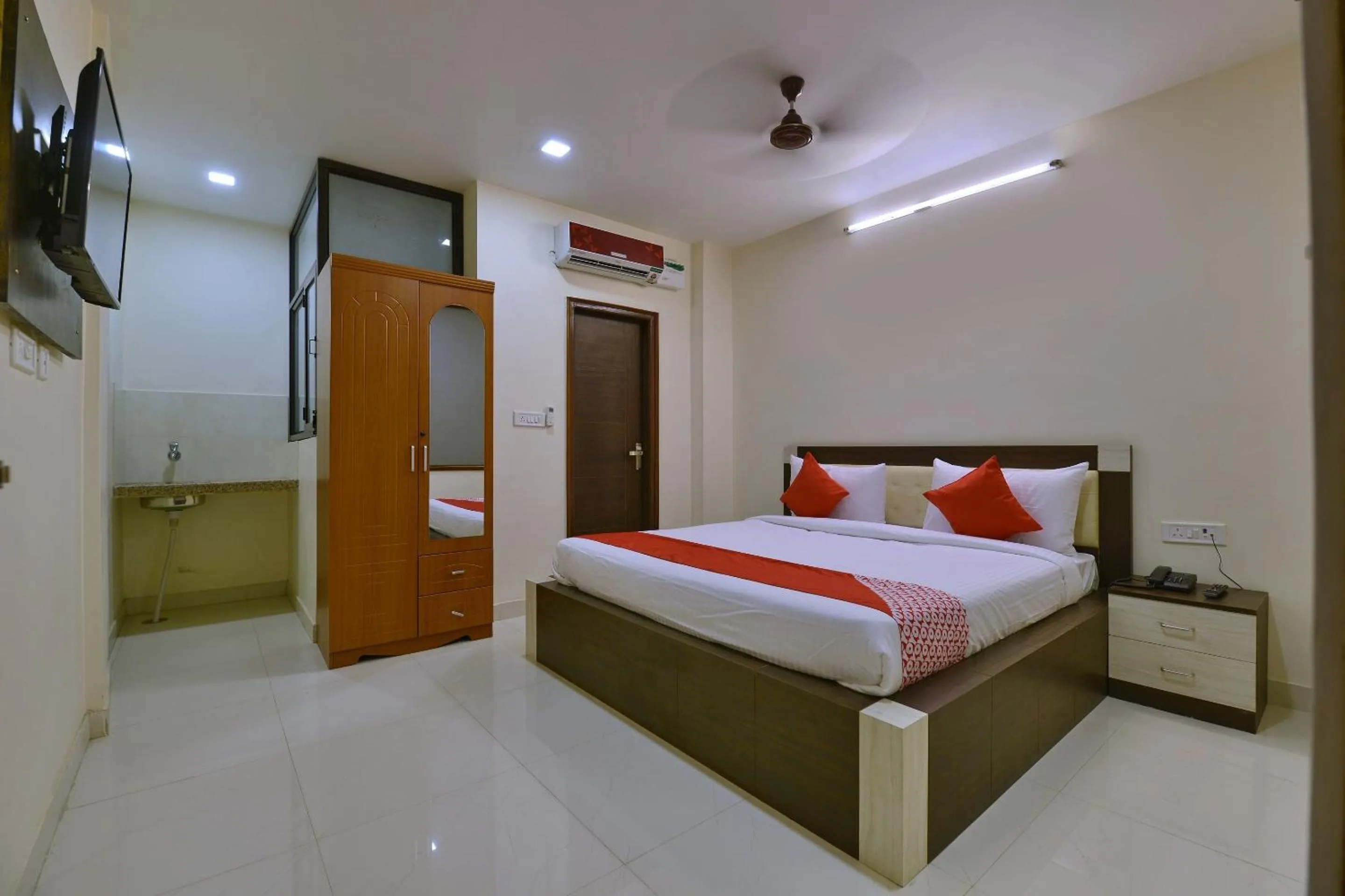 Bedroom, Bed in Hotel O Heritage Haveli