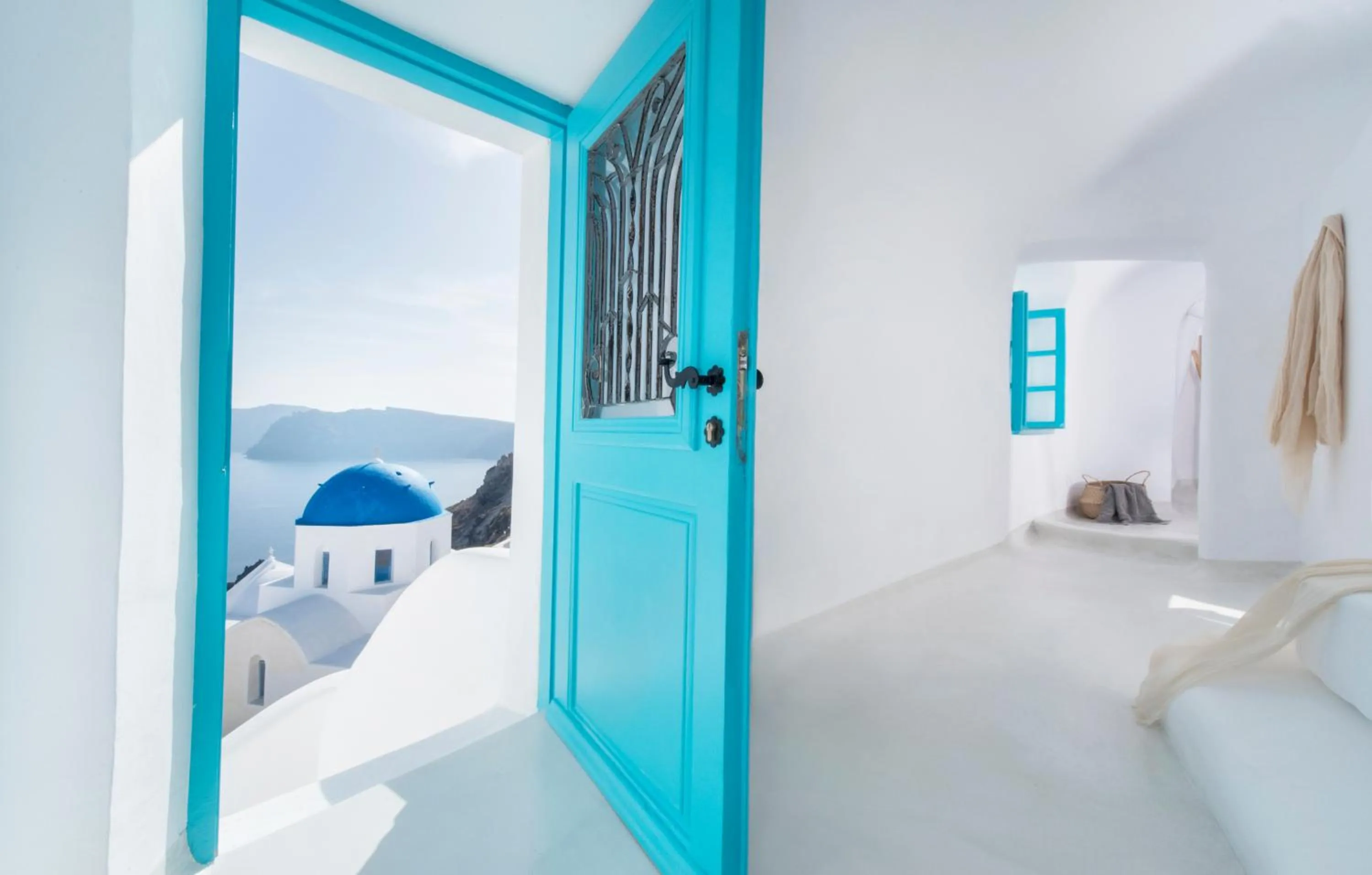 Photo of the whole room, Bed in Sophia Oia View