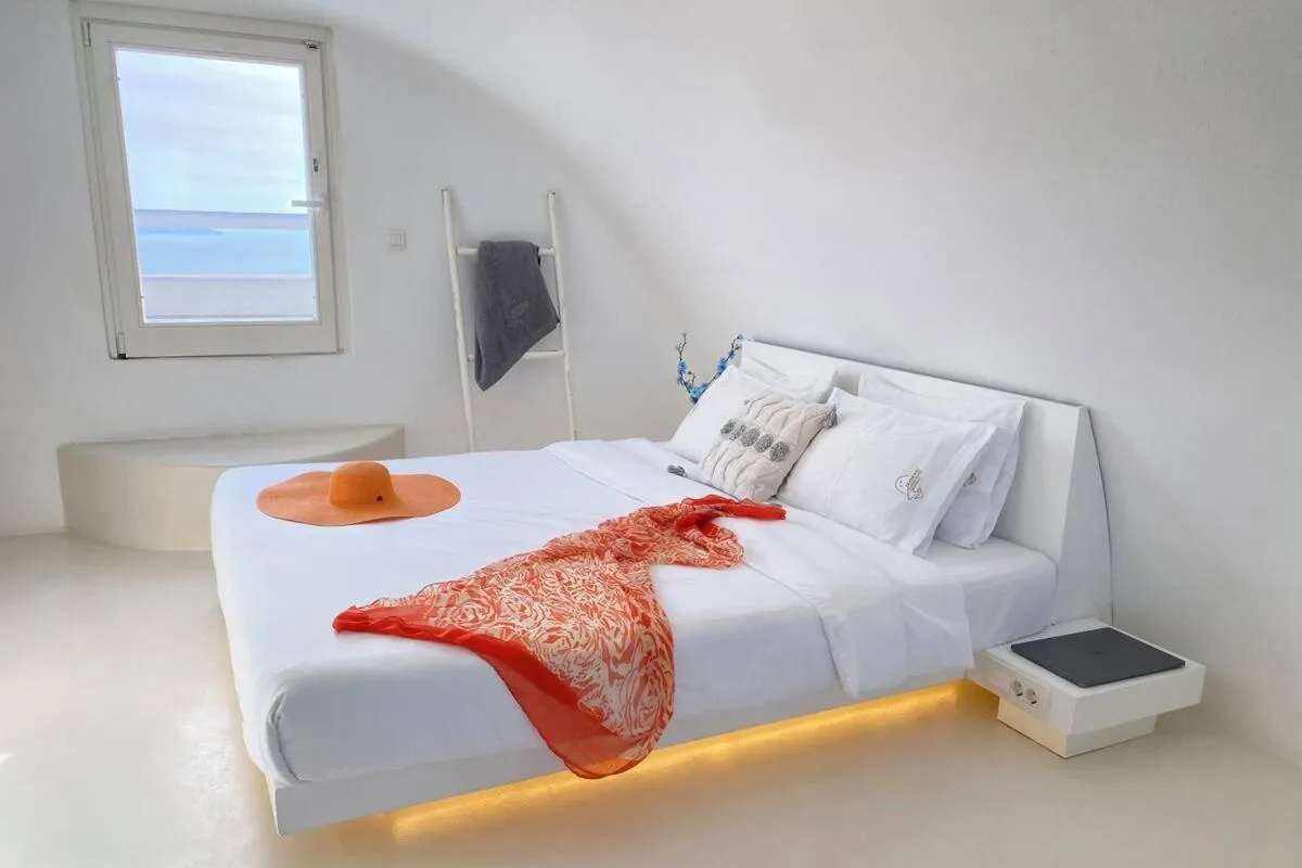 Bed in Sophia Oia View