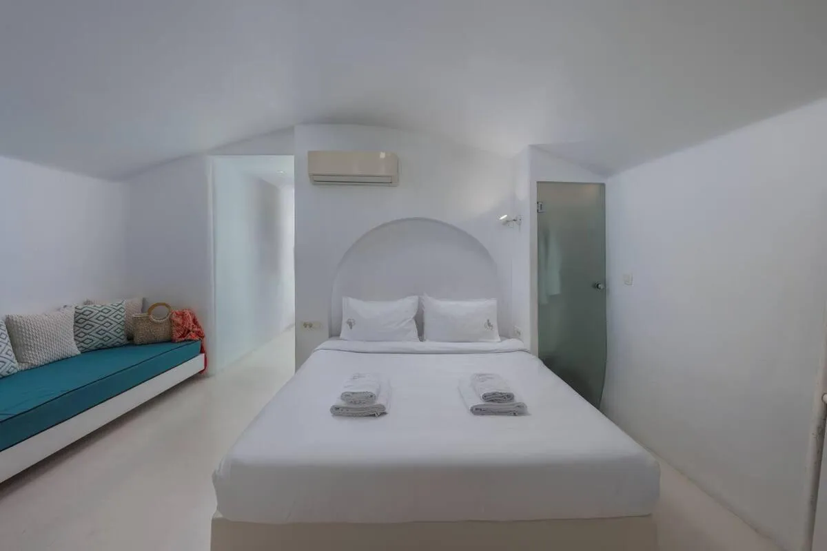 Bed in Sophia Oia View