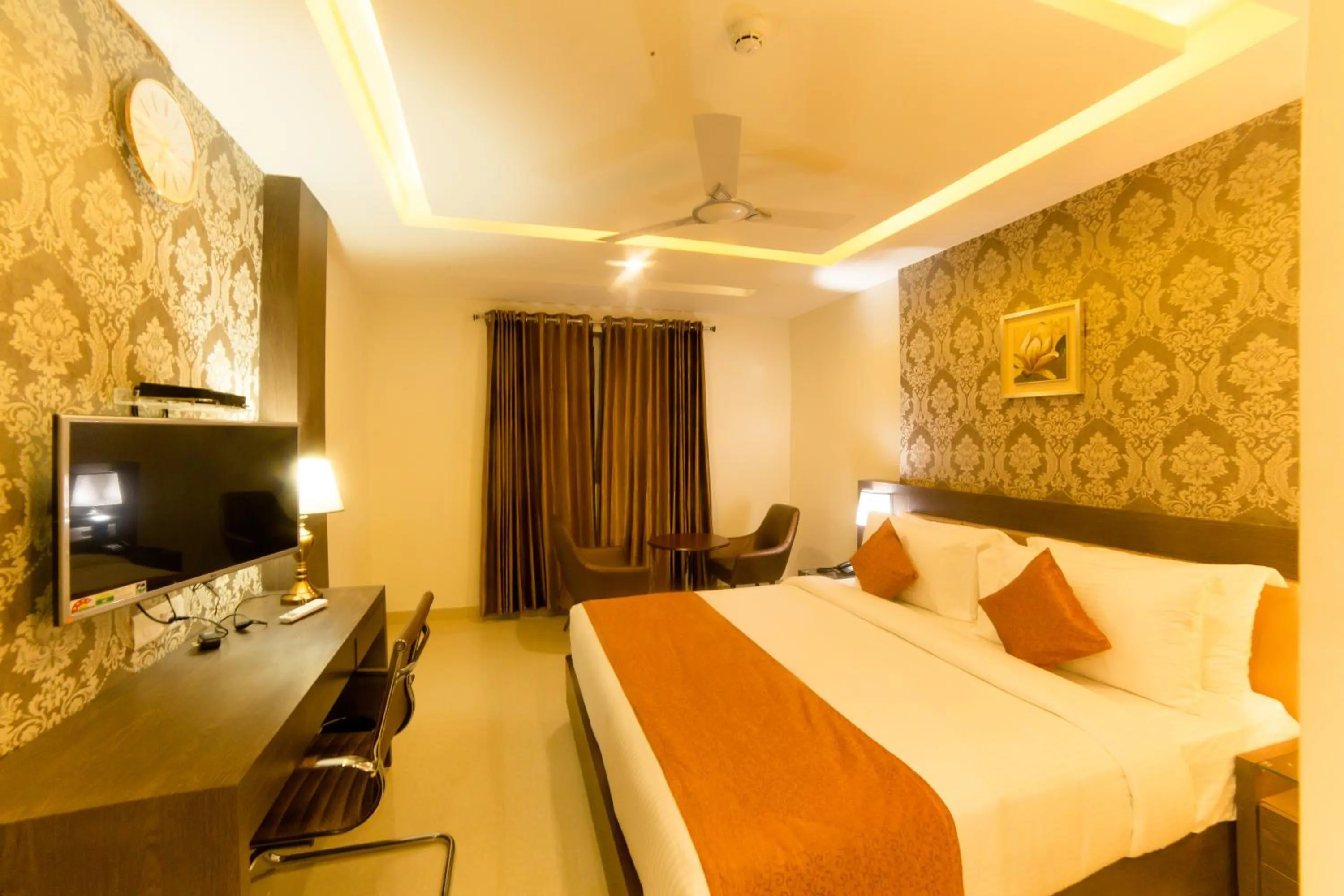 Bed in Hotel Indraprasttha