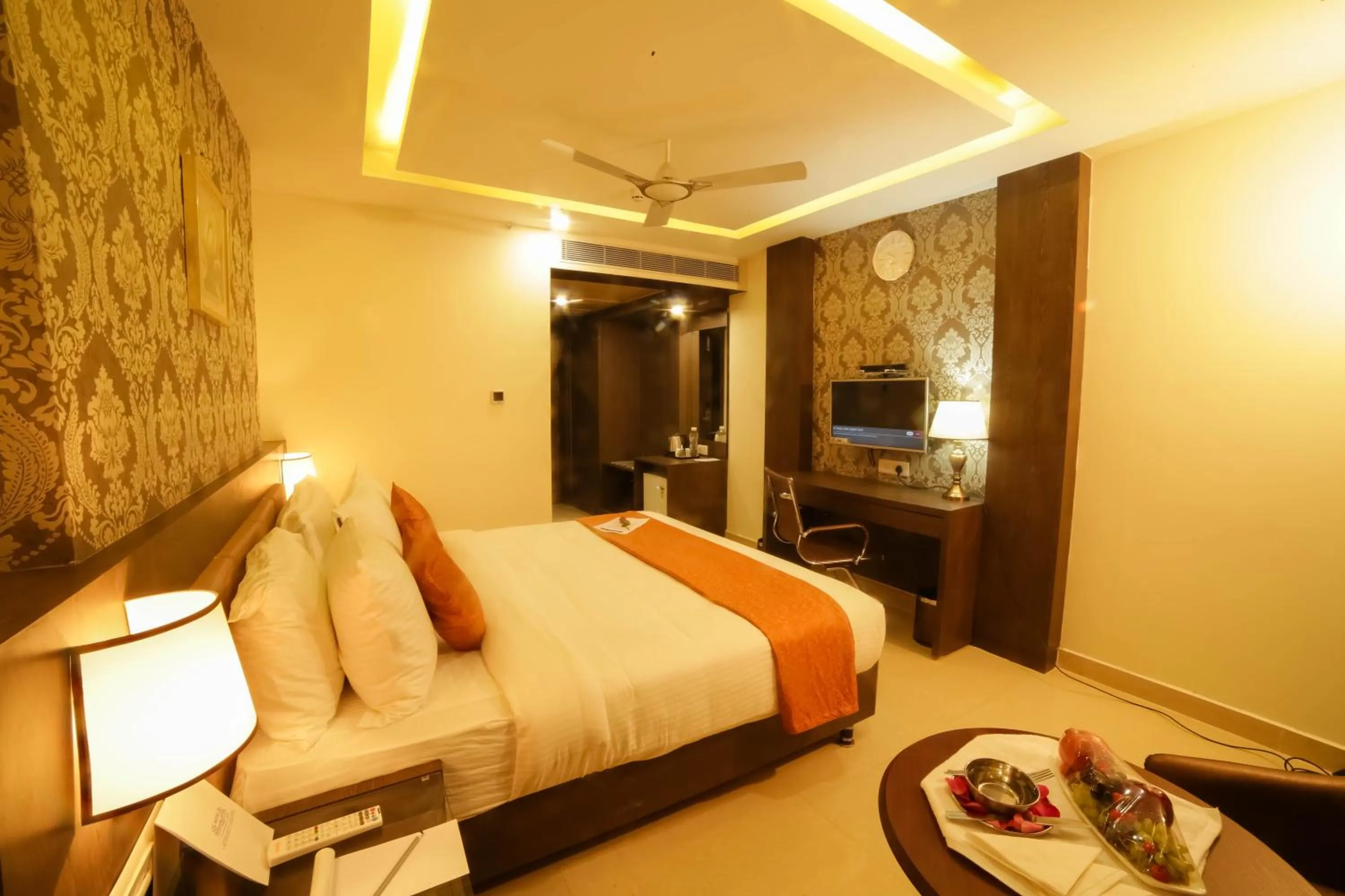 Photo of the whole room, Bed in Hotel Indraprasttha