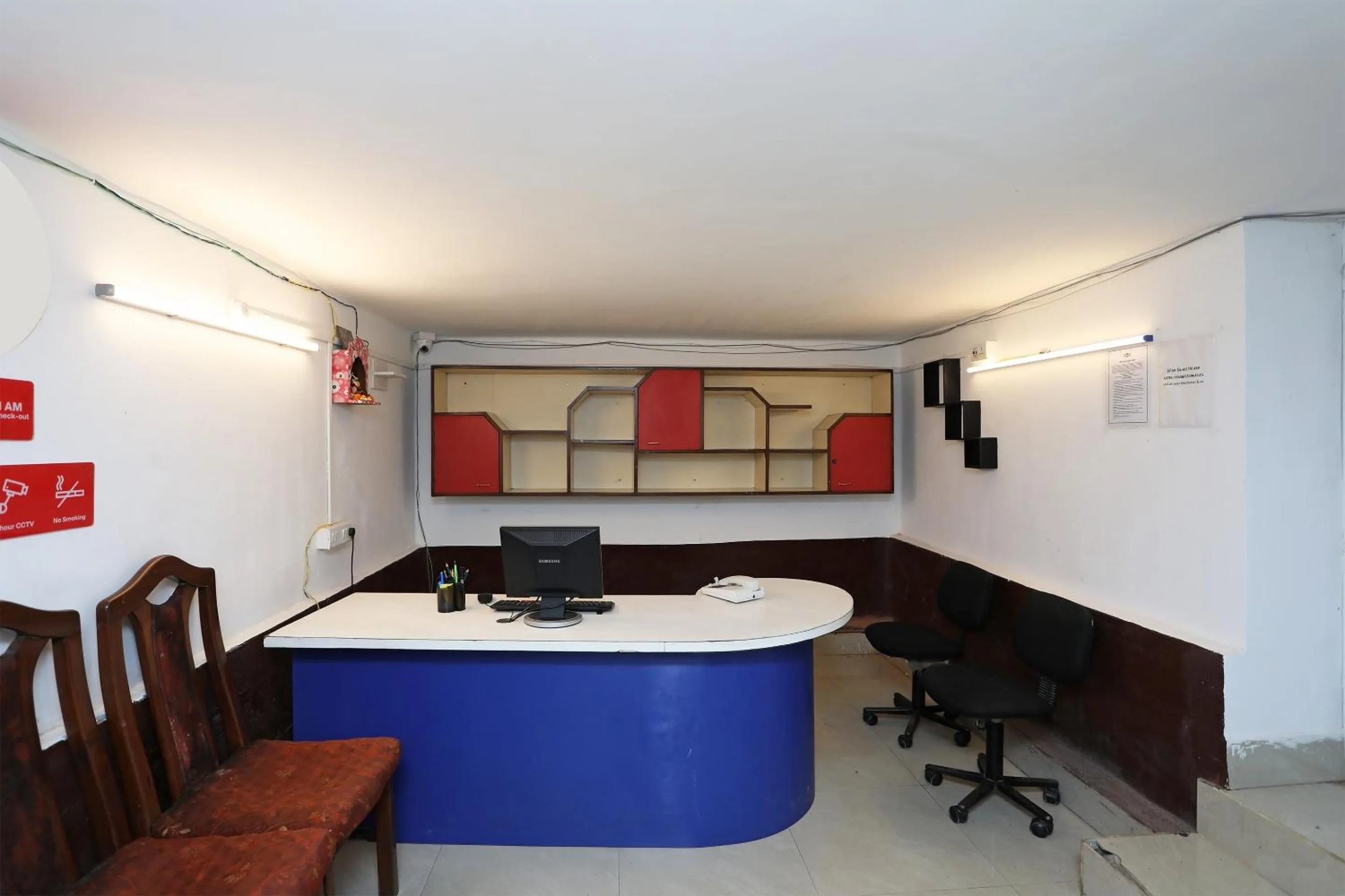 Lobby or reception in Hotel O Jalan Lake View Near Mani Square