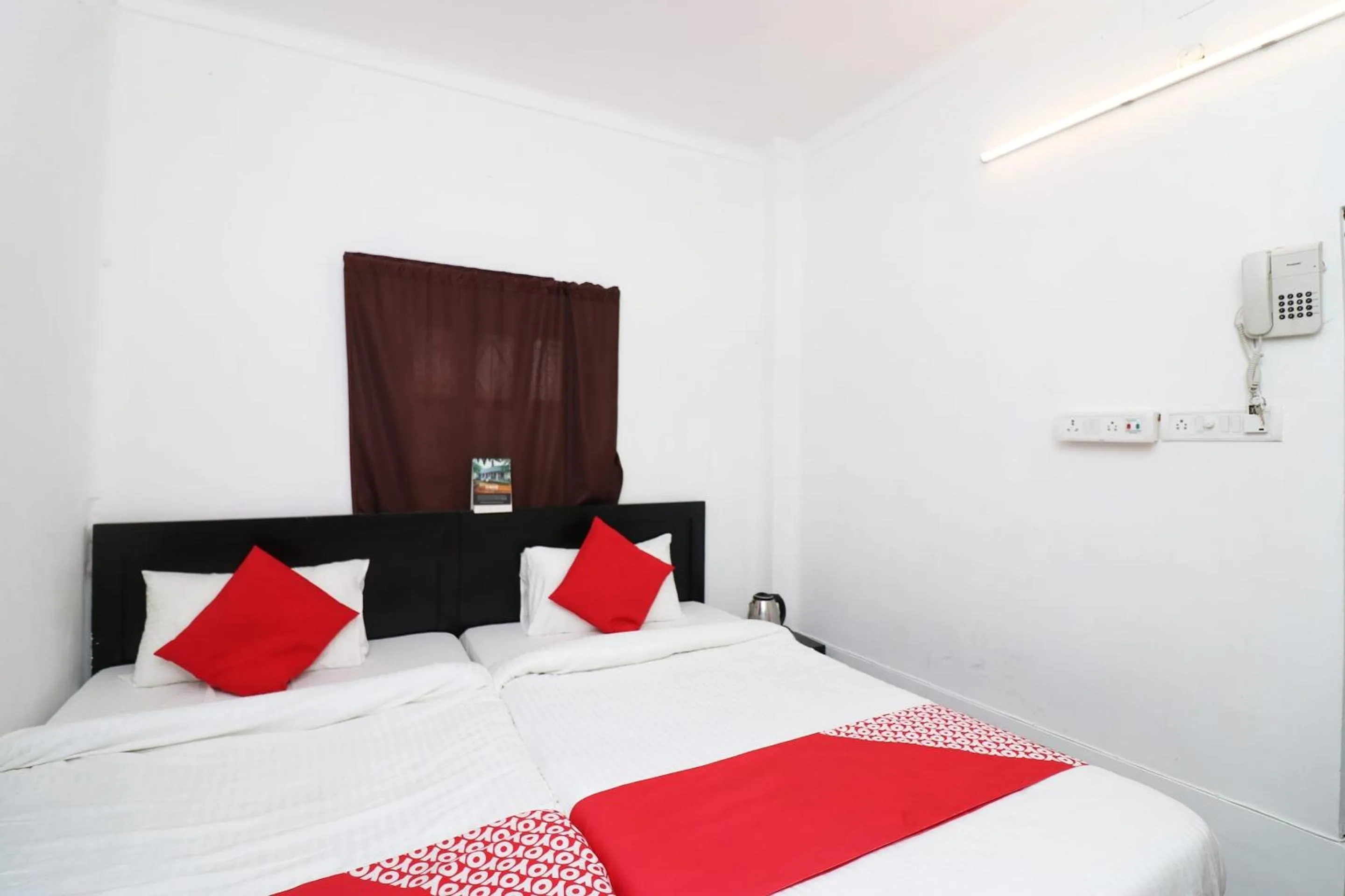 Bedroom, Bed in Hotel O Jalan Lake View Near Mani Square