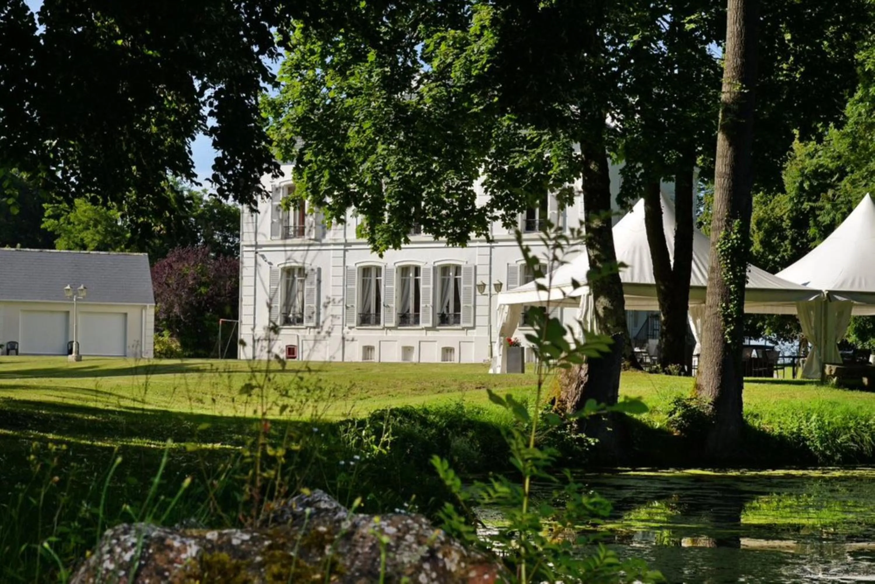Logis - Hostellerie Le Chatel Nangis