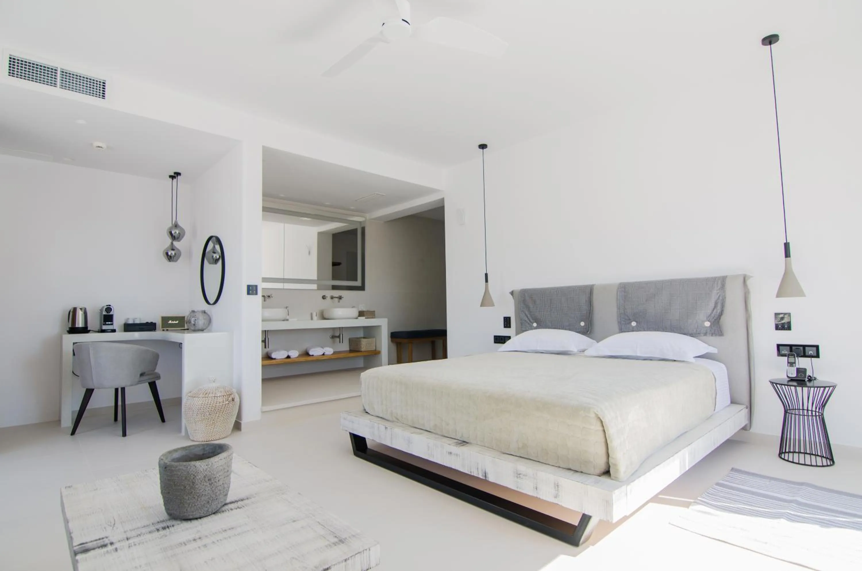 Bathroom, Bed in Lofos Village