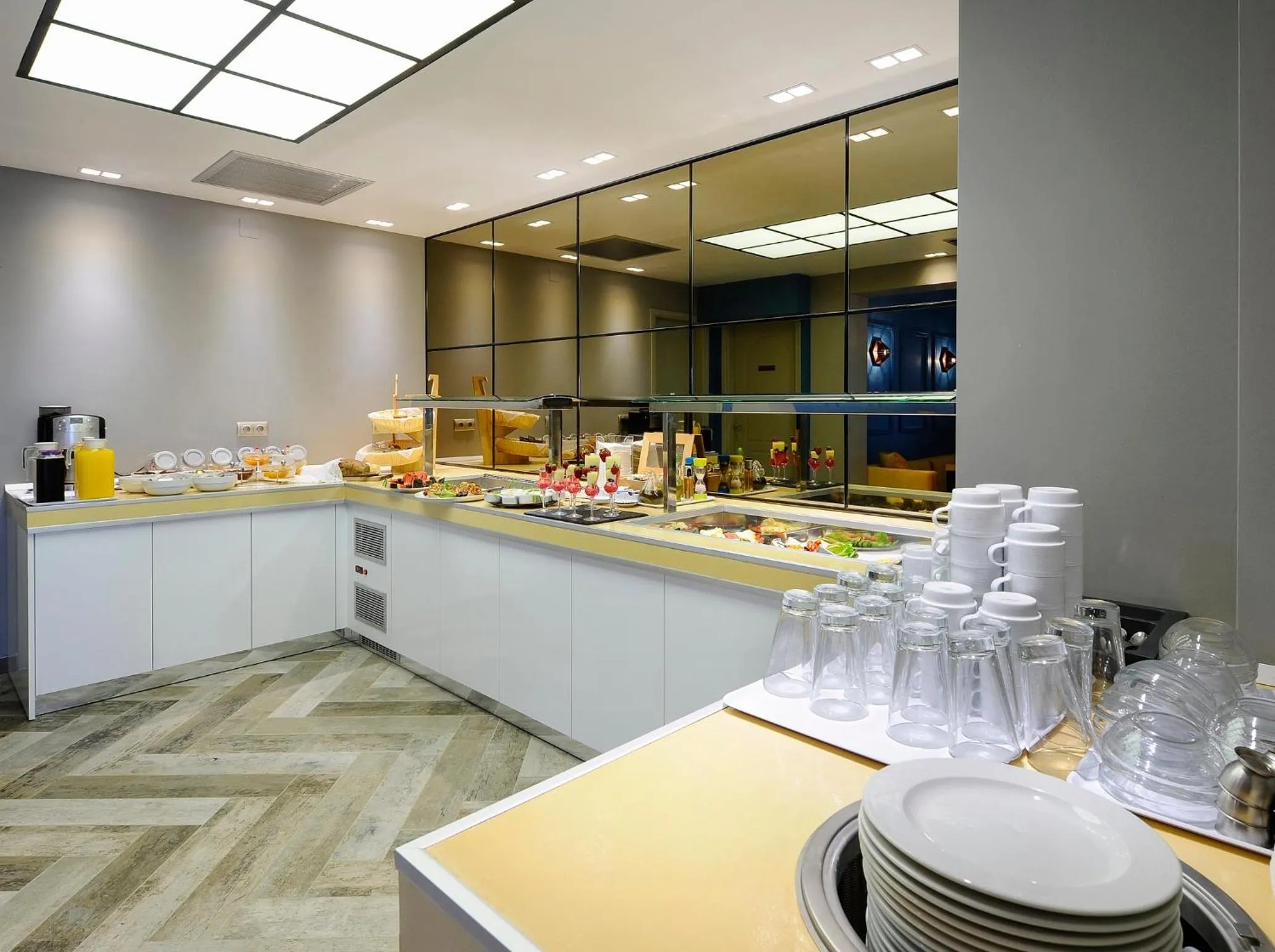 Buffet breakfast in Thalassokipos