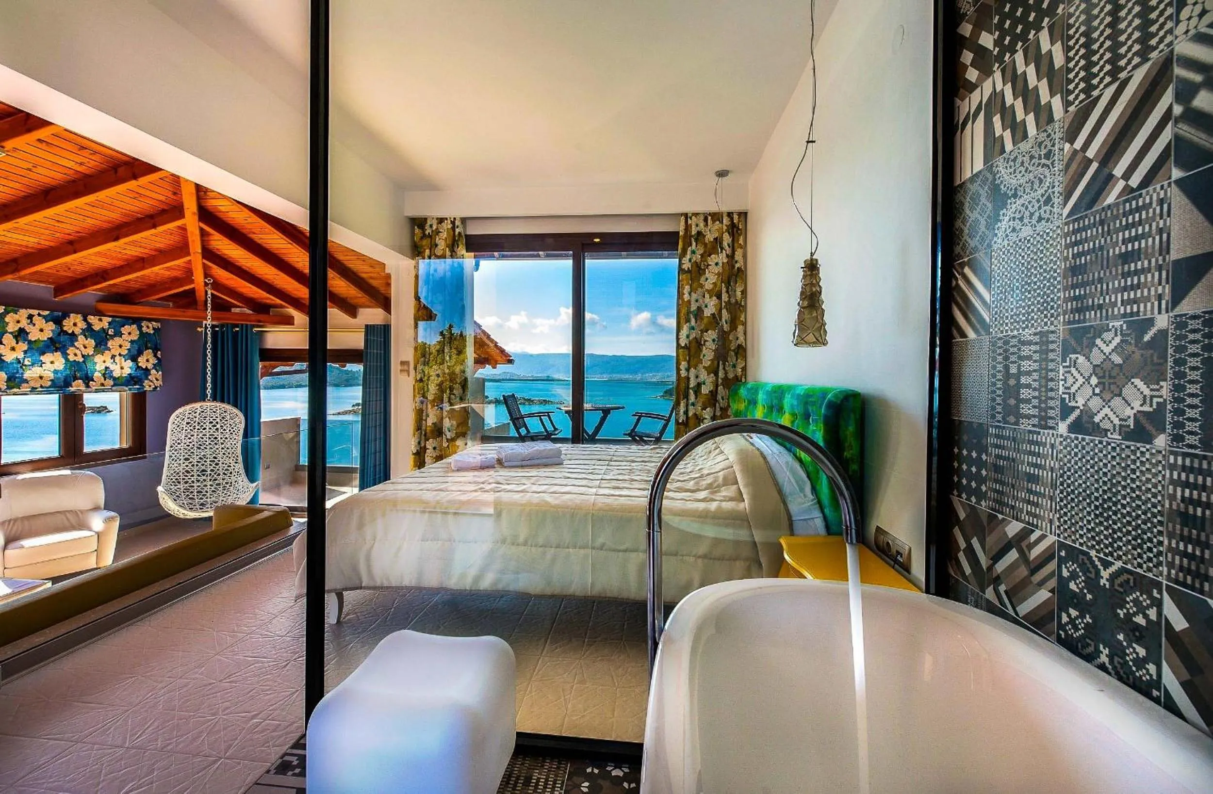 Photo of the whole room, Bed in Thalassokipos