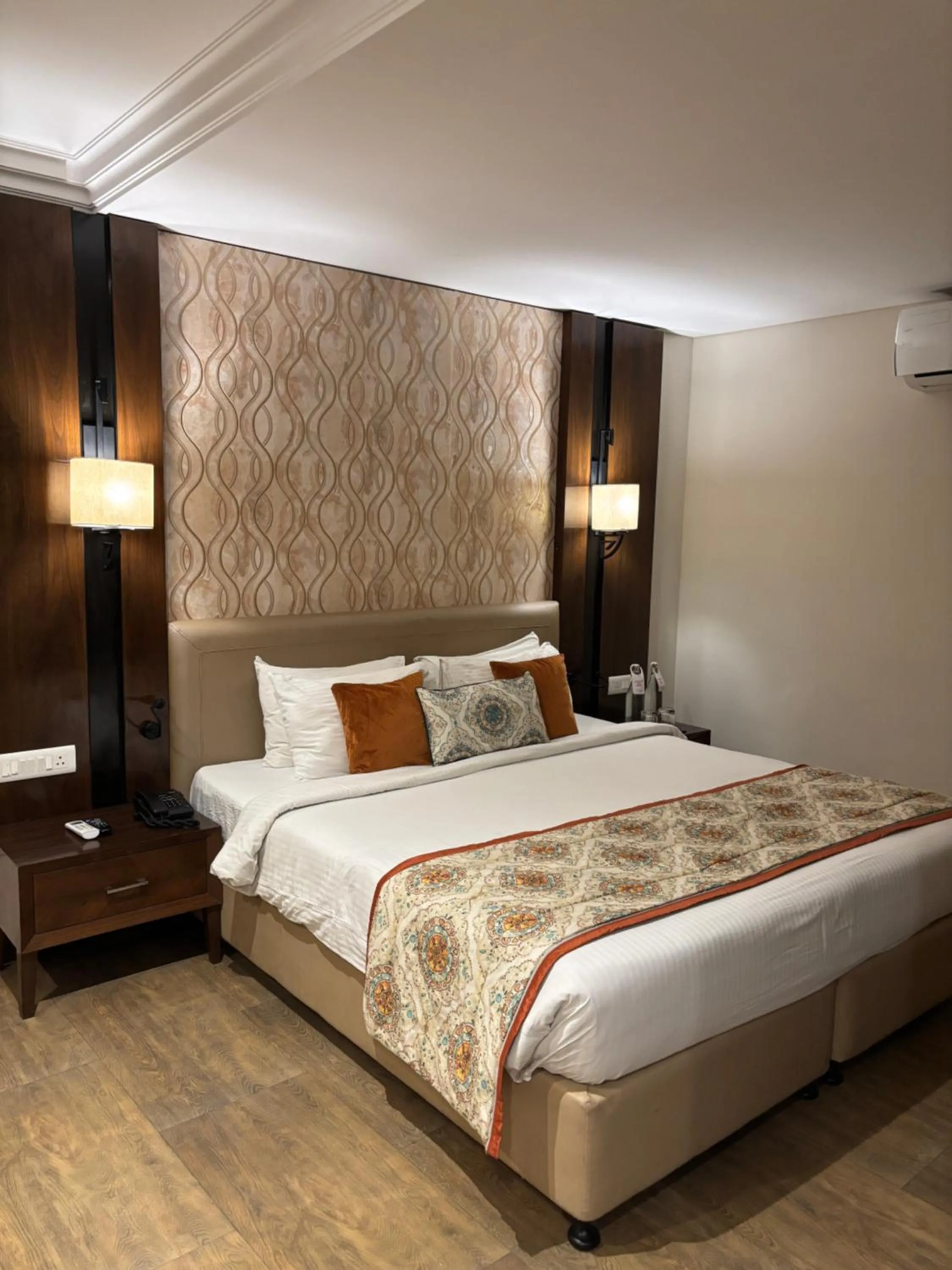 Bedroom, Bed in Regenta Resort & Spa Mashobra