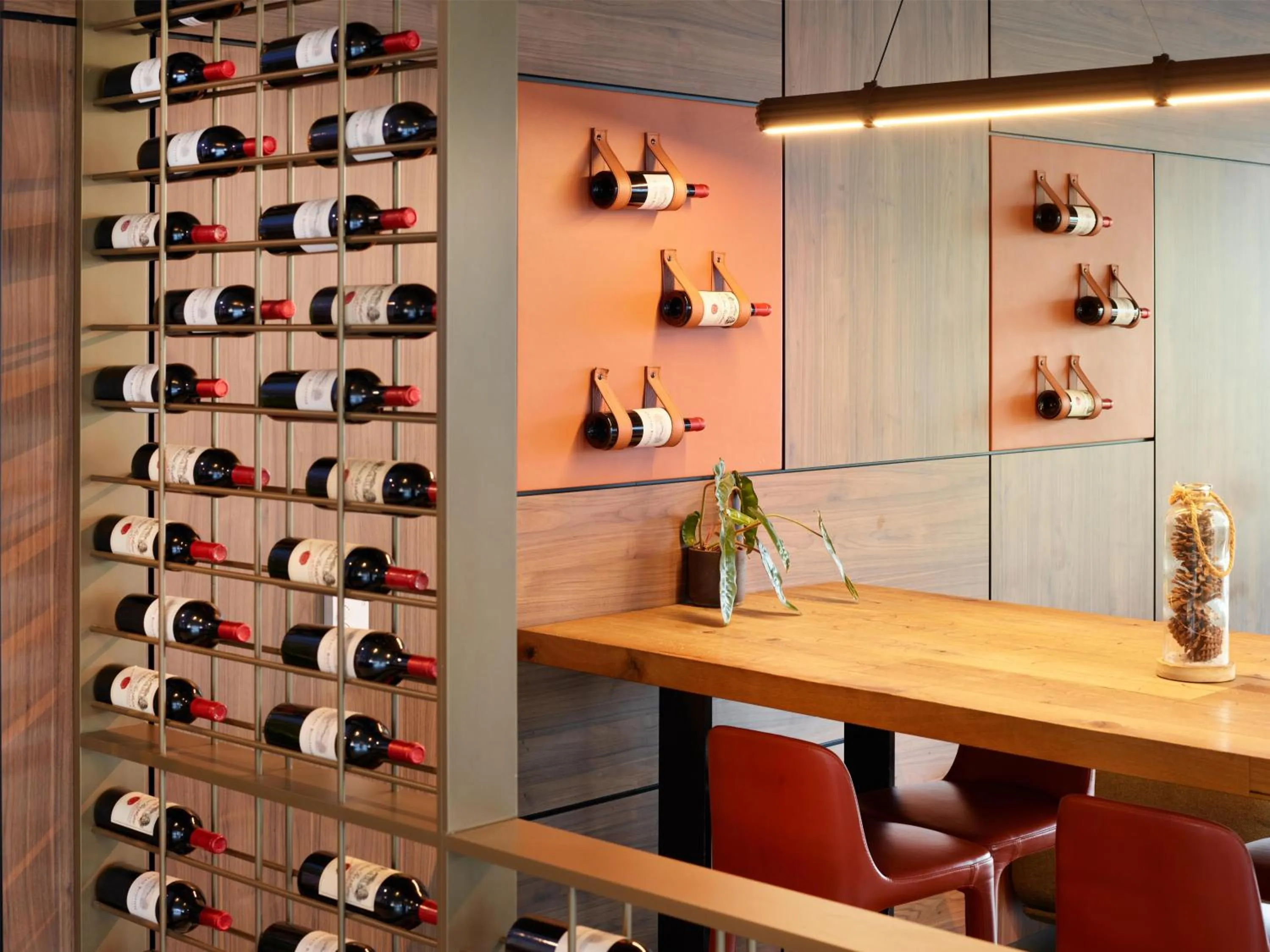 Lounge or bar in Radisson Hôtel Bordeaux Saint-Jean