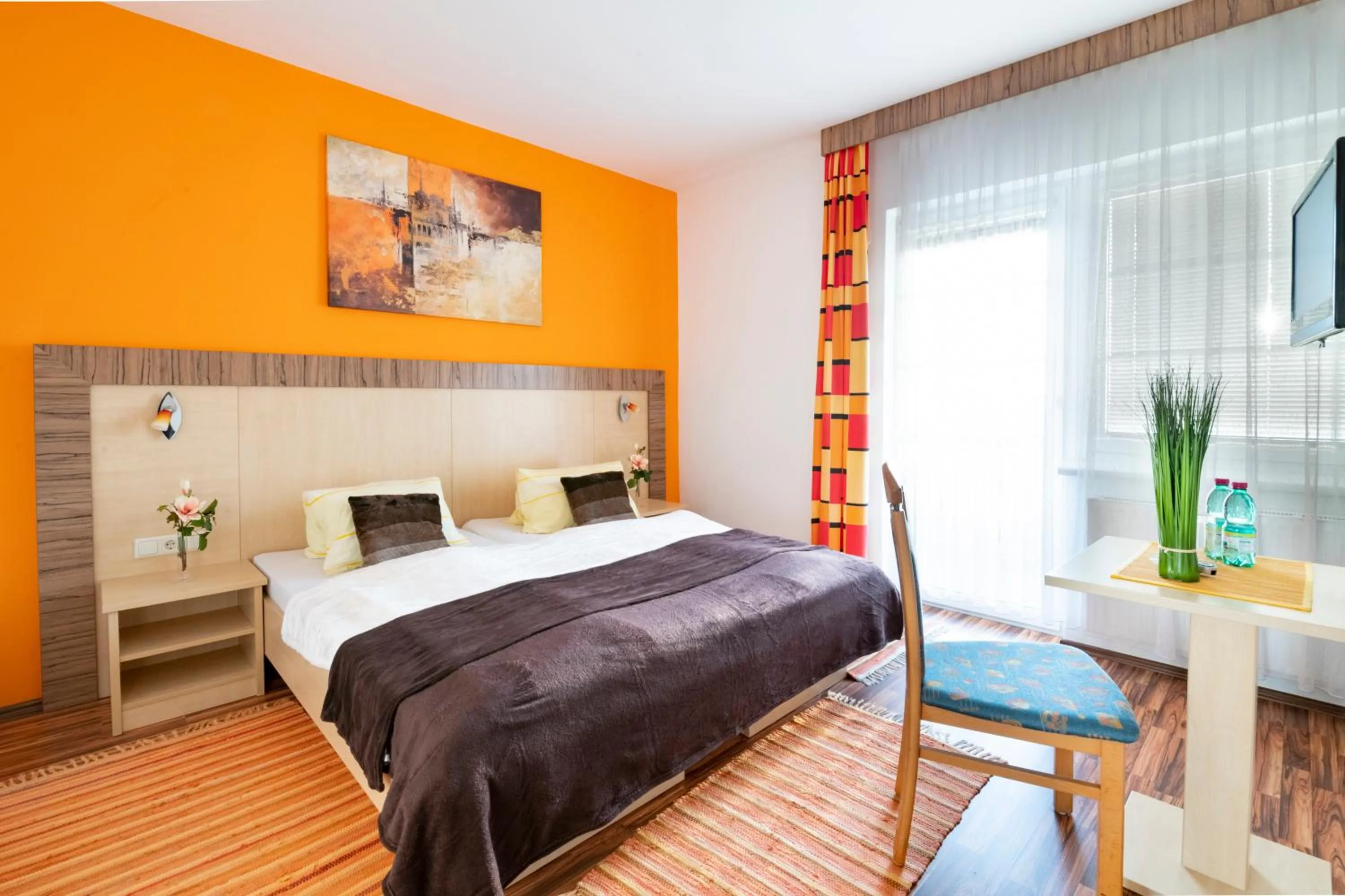 Photo of the whole room, Bed in Hirschenwirt