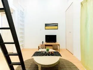 TRIP POD KOMONDO-MACHI