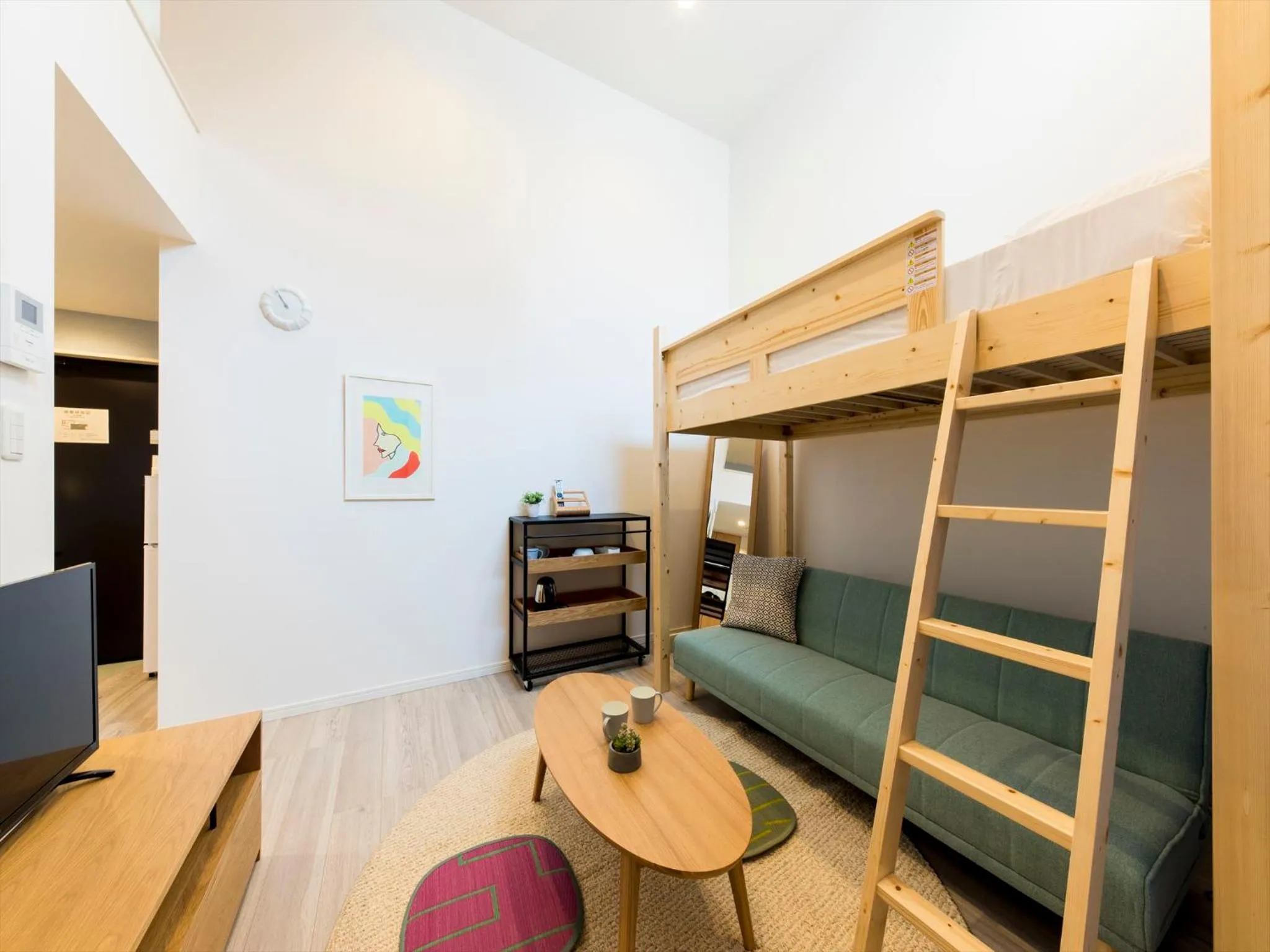 Living room, Bed in TRIP POD KOMONDO-MACHI