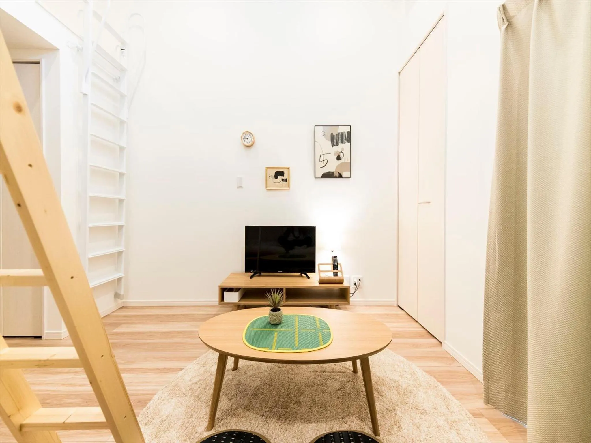 Living room in TRIP POD KOMONDO-MACHI