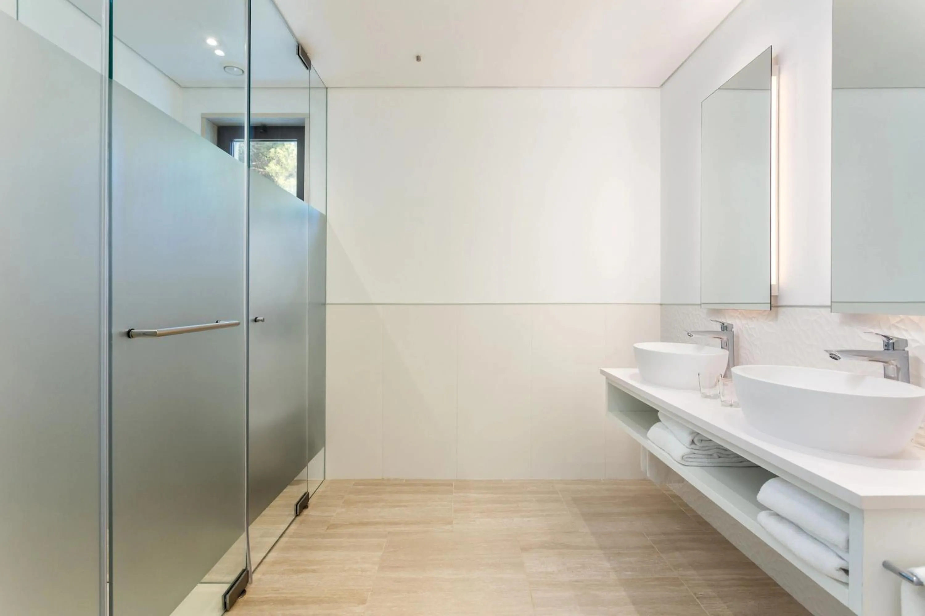 Bathroom in Pine Cliffs Gardens