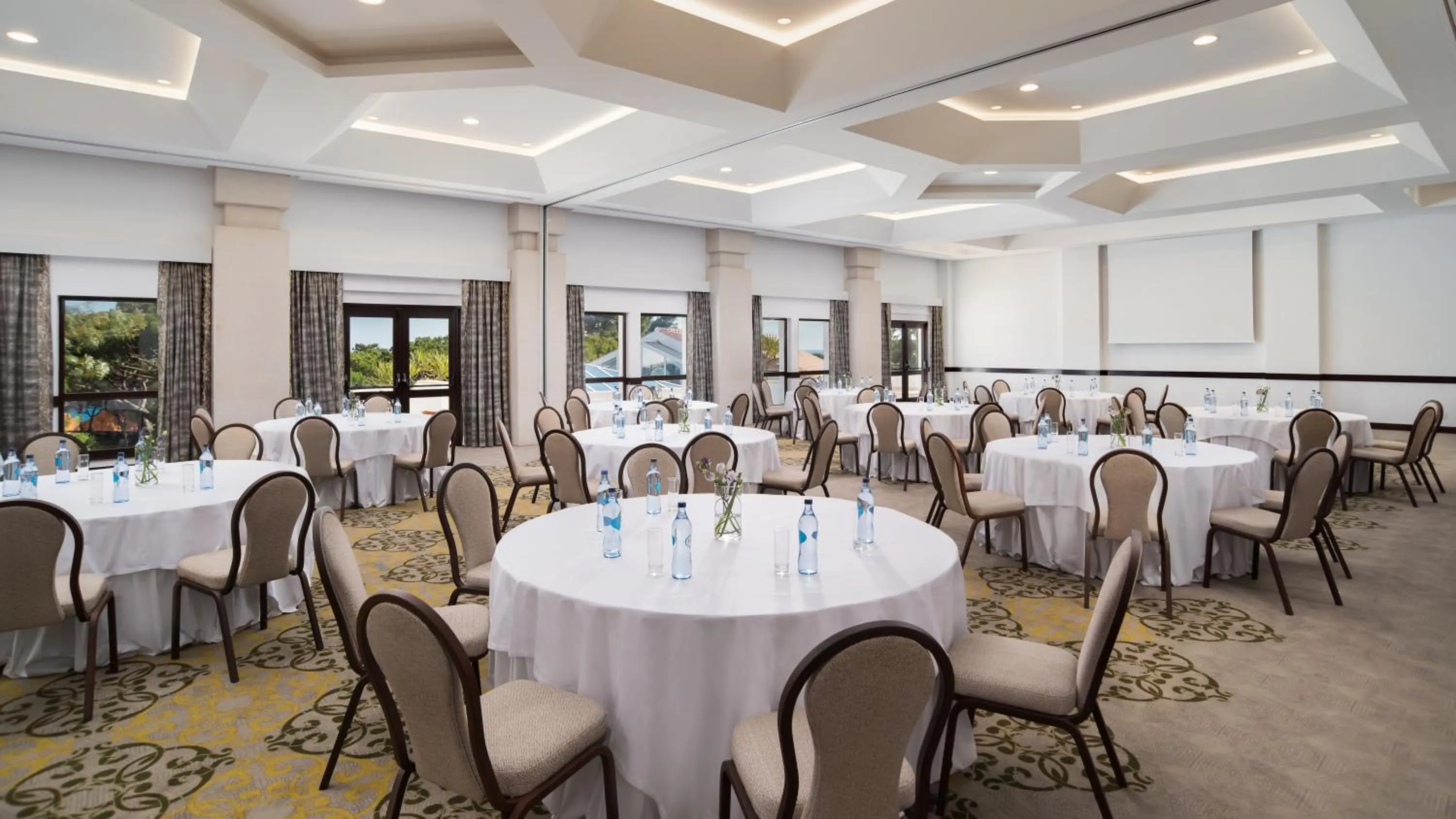 Meeting/conference room in Pine Cliffs Gardens