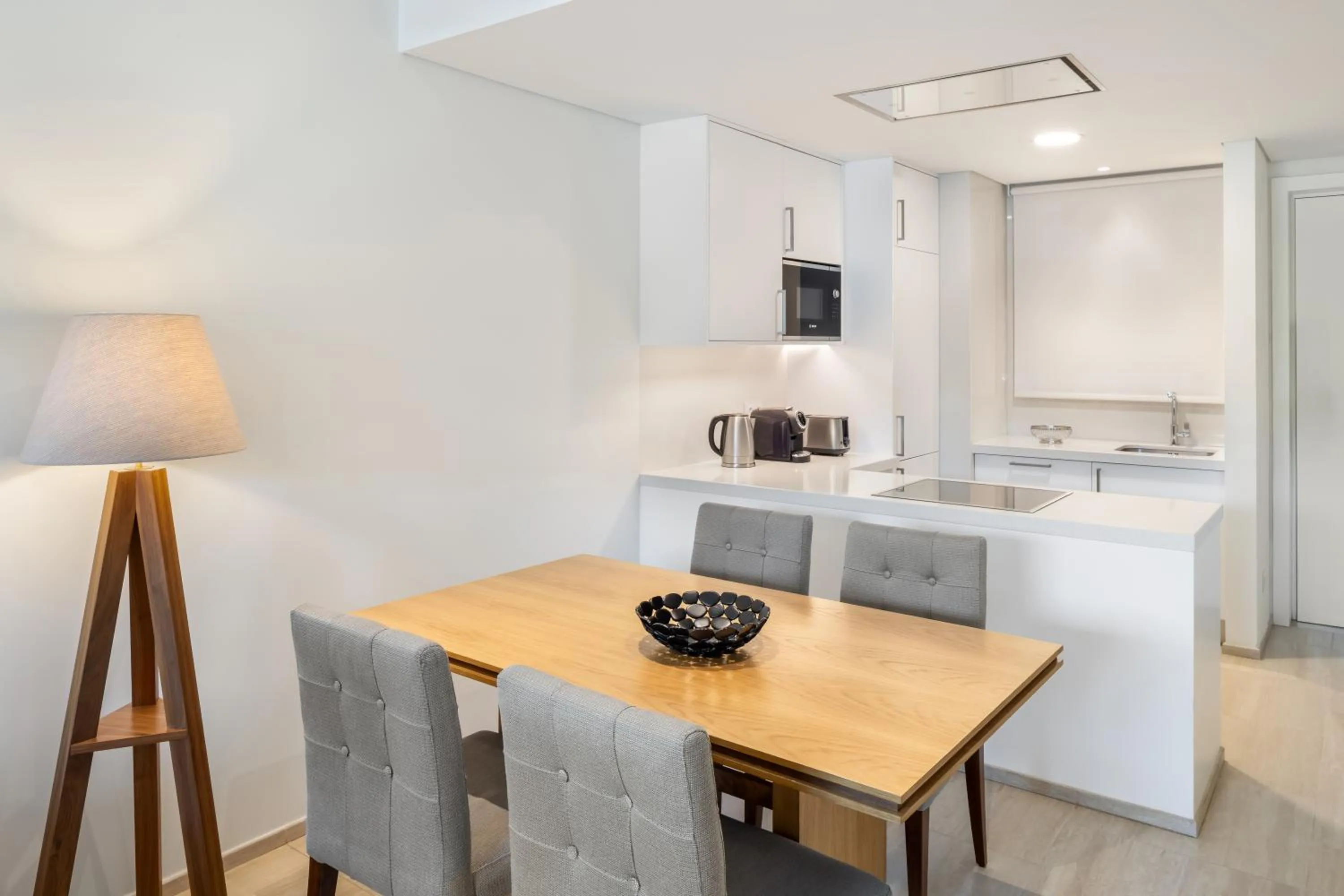 Dining area in Pine Cliffs Gardens