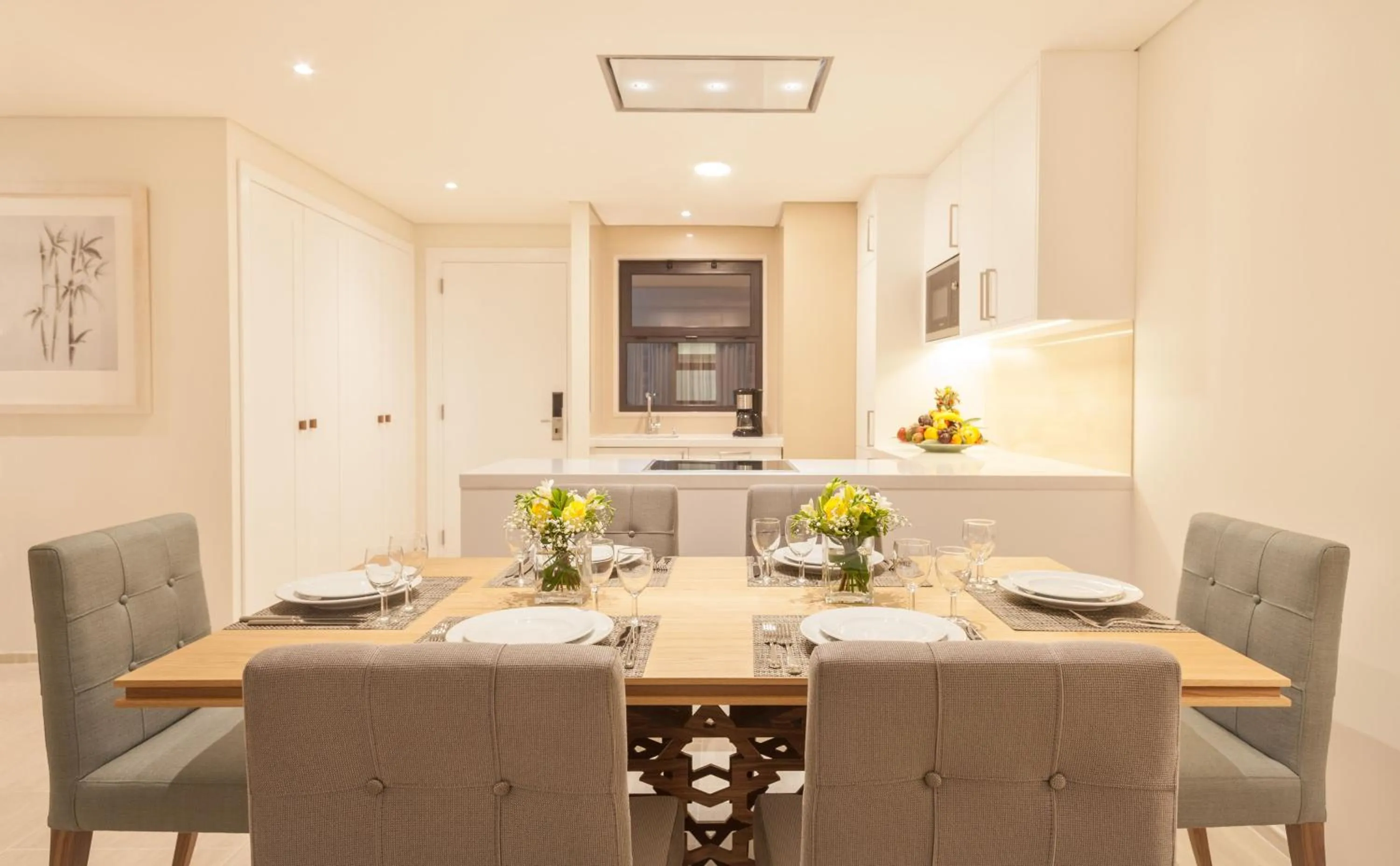 Dining area in Pine Cliffs Gardens