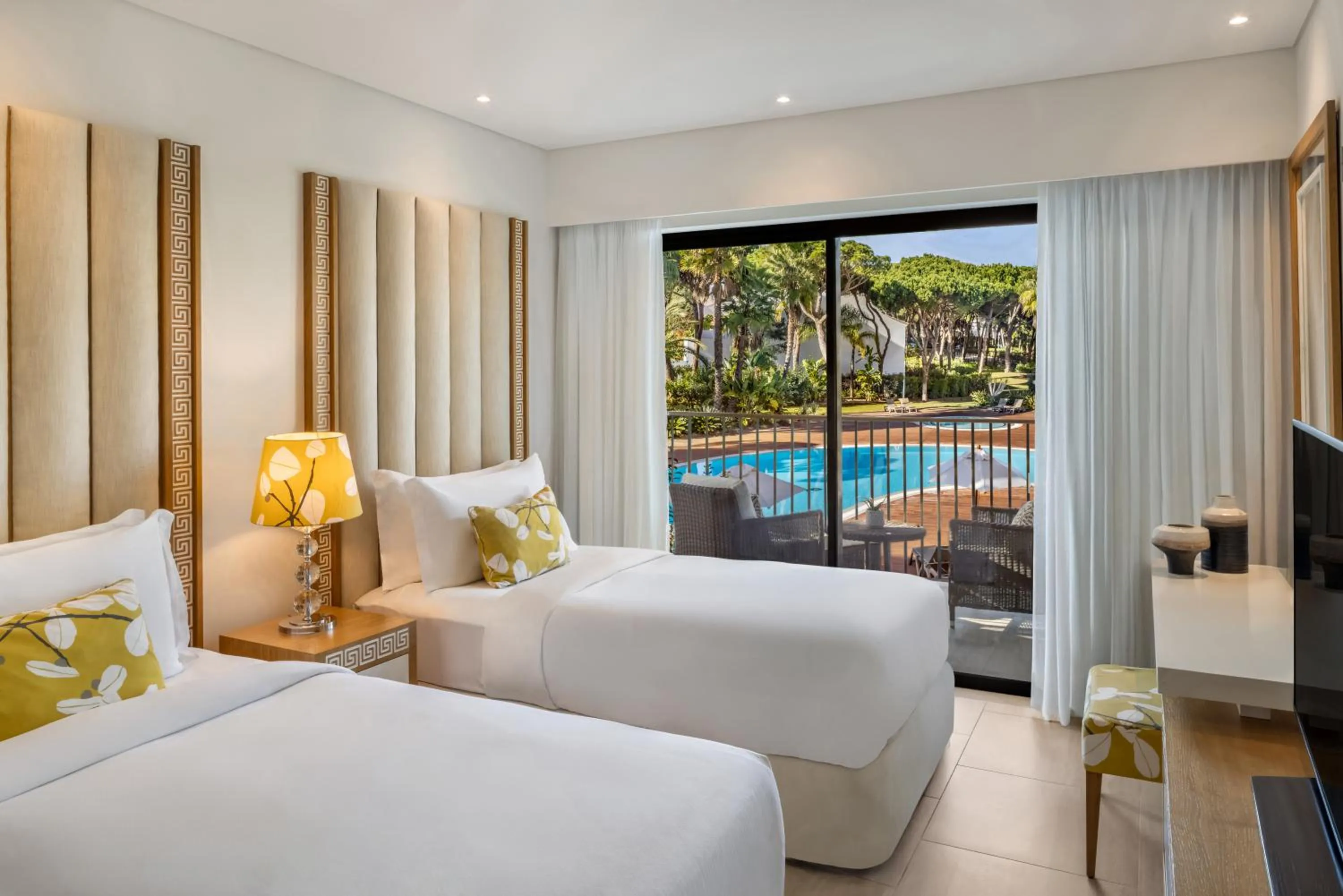 Bed in Pine Cliffs Gardens