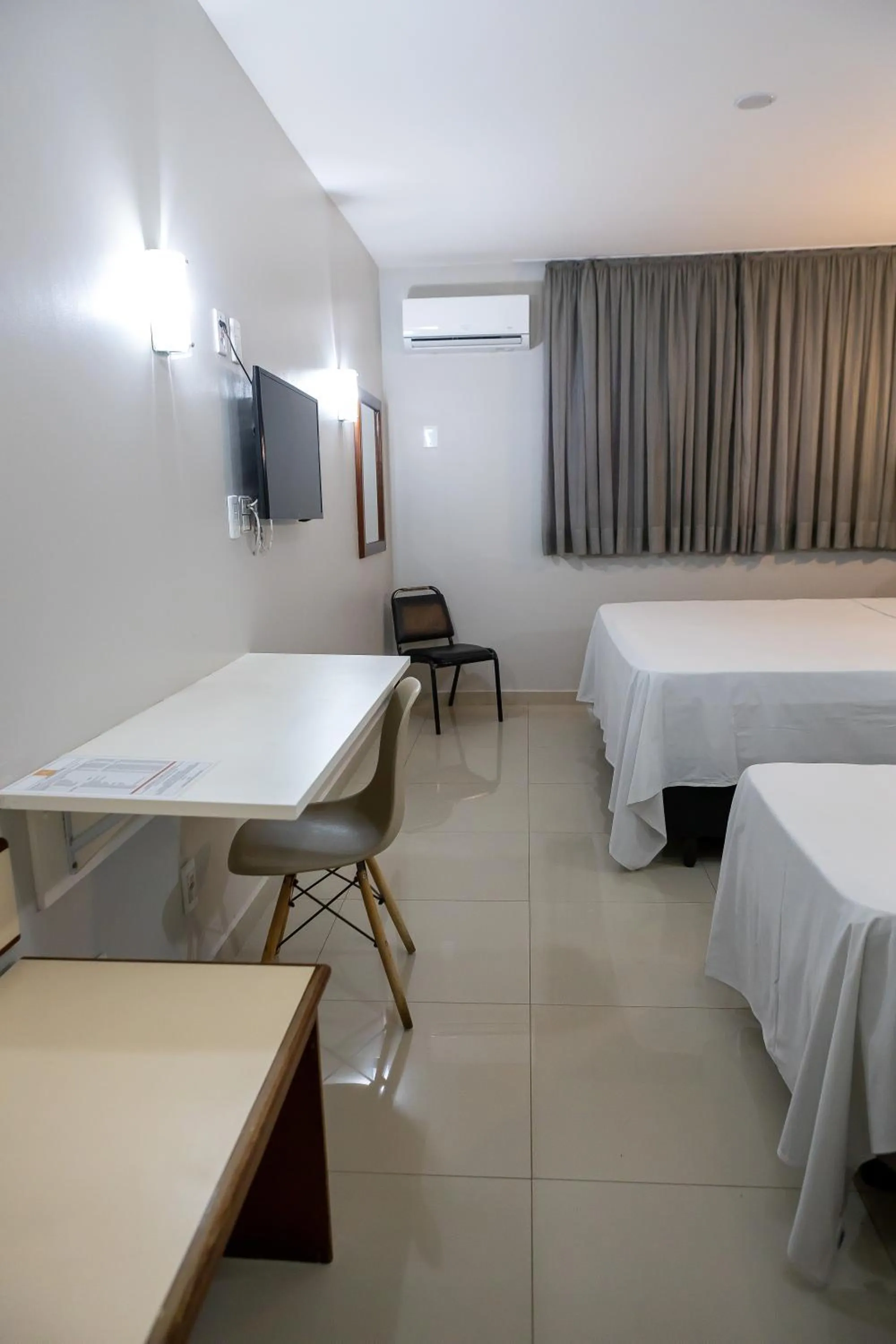 TV and multimedia, Bed in Allegro Hotel