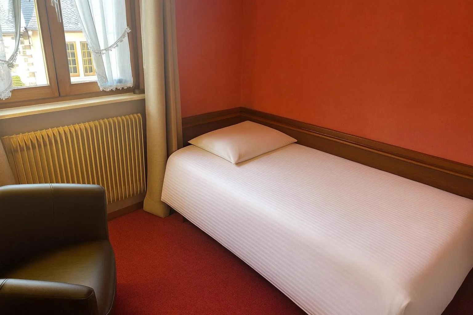 Bed in Hôtel A la Vignette - COLMAR-NORD